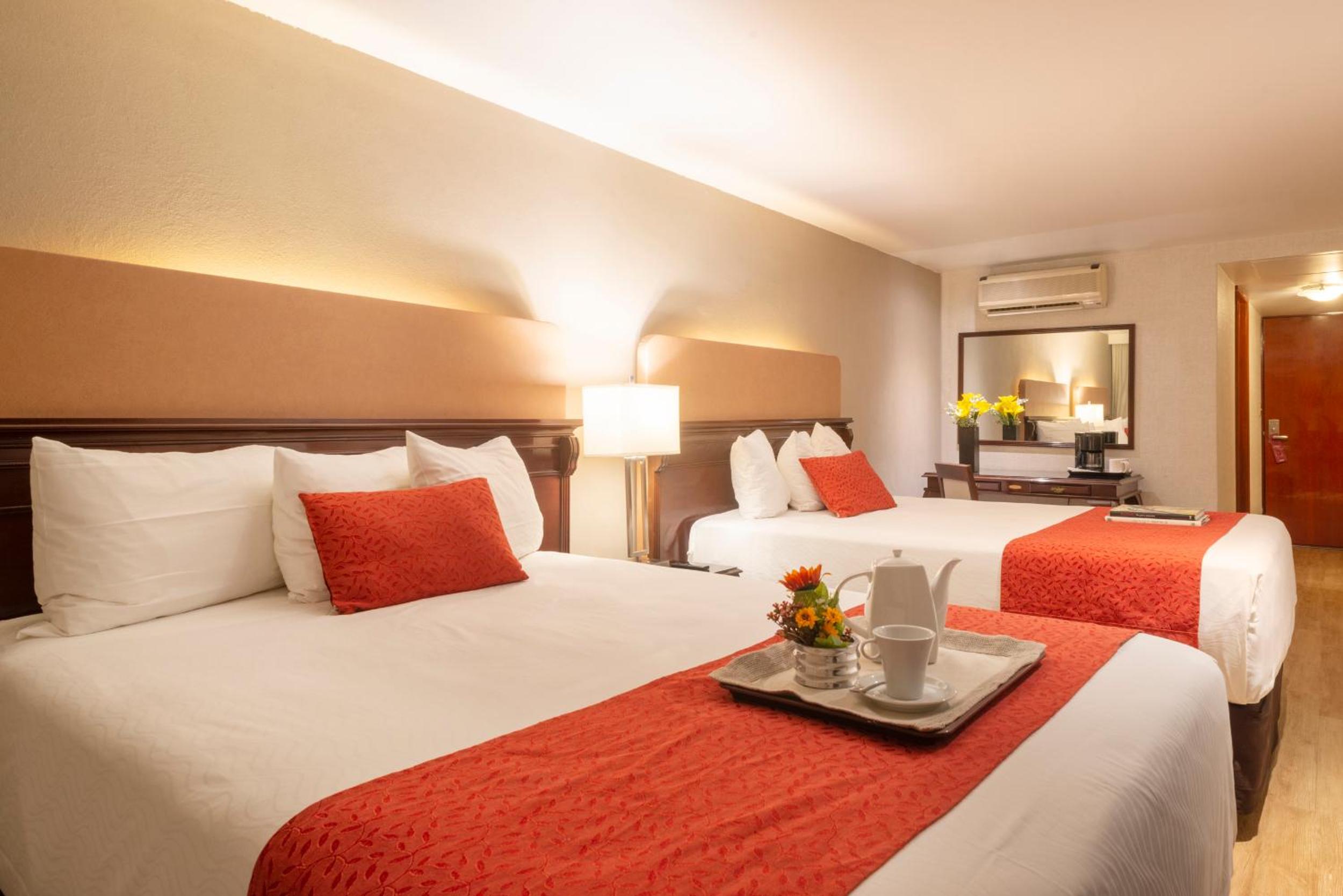 Double Room with Two Double Beds - Photo 5