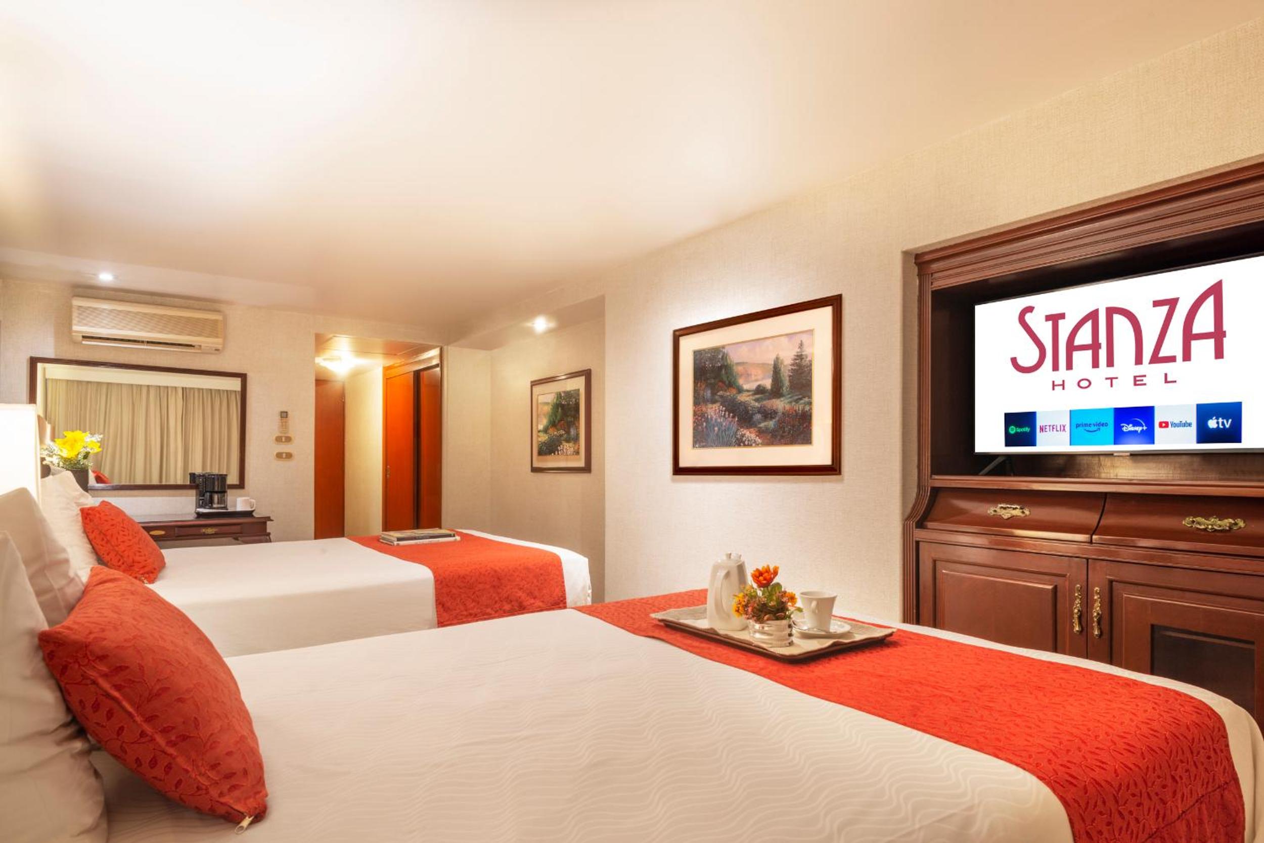 Double Room with Two Double Beds - Photo 12