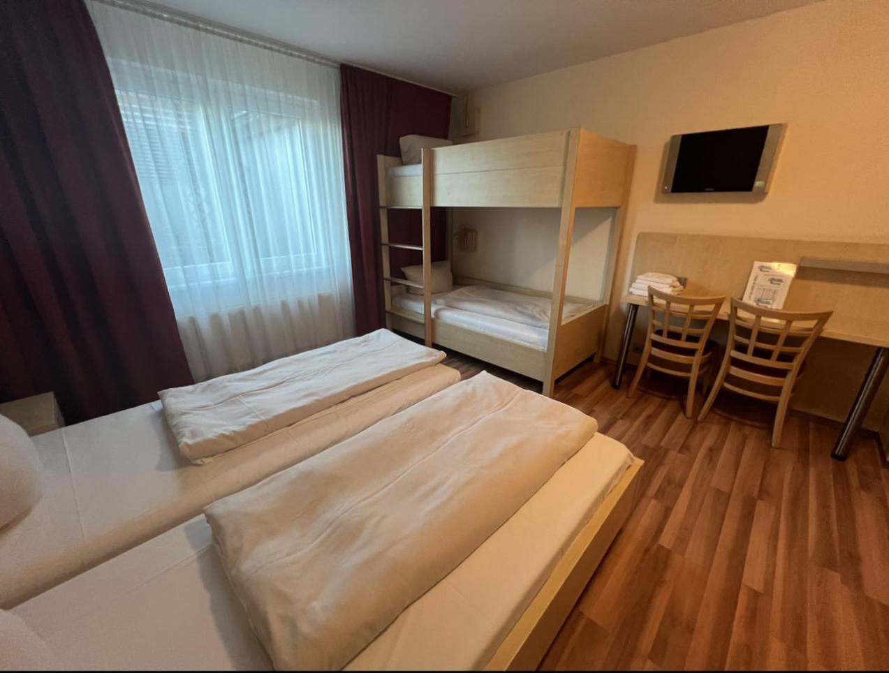 Quadruple Room - Photo 5