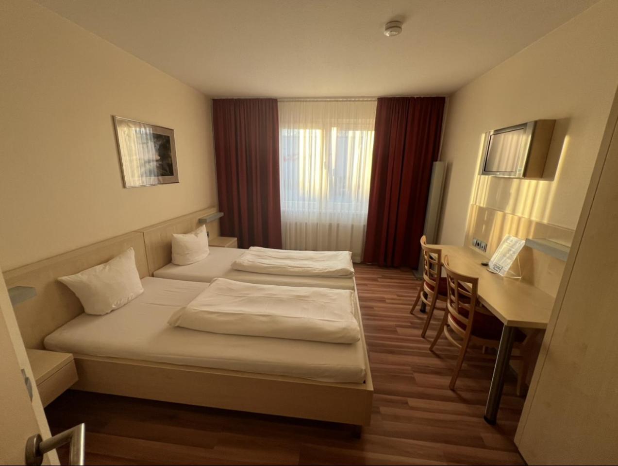 Standard Double Room - Photo 1