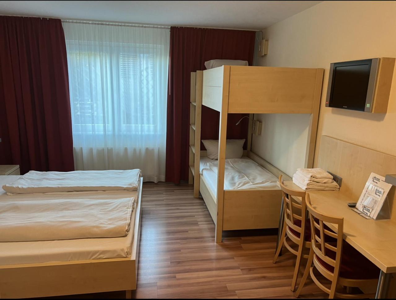 Standard Double Room - Photo 5