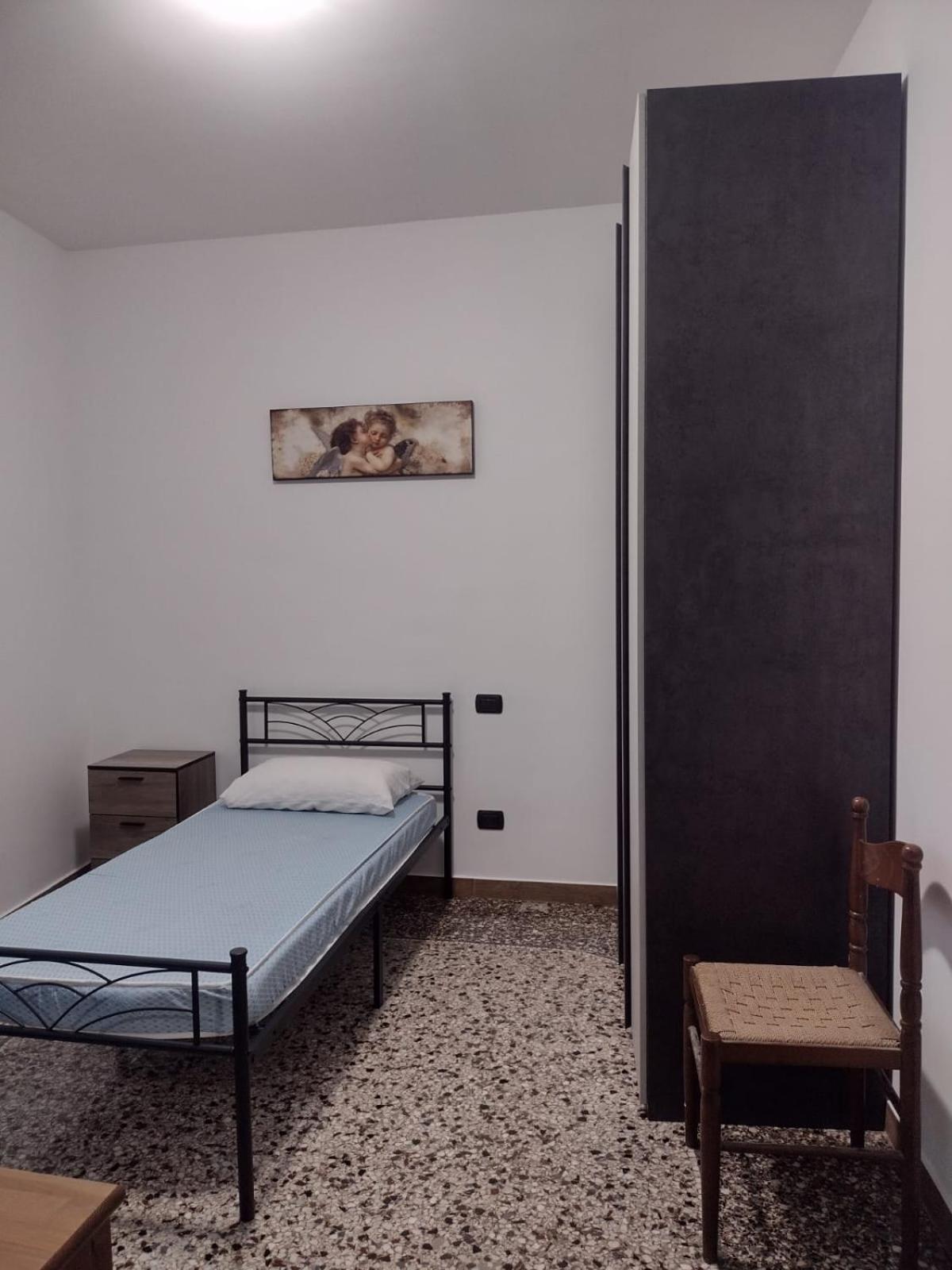Standard Single Room With Shared Bathroom