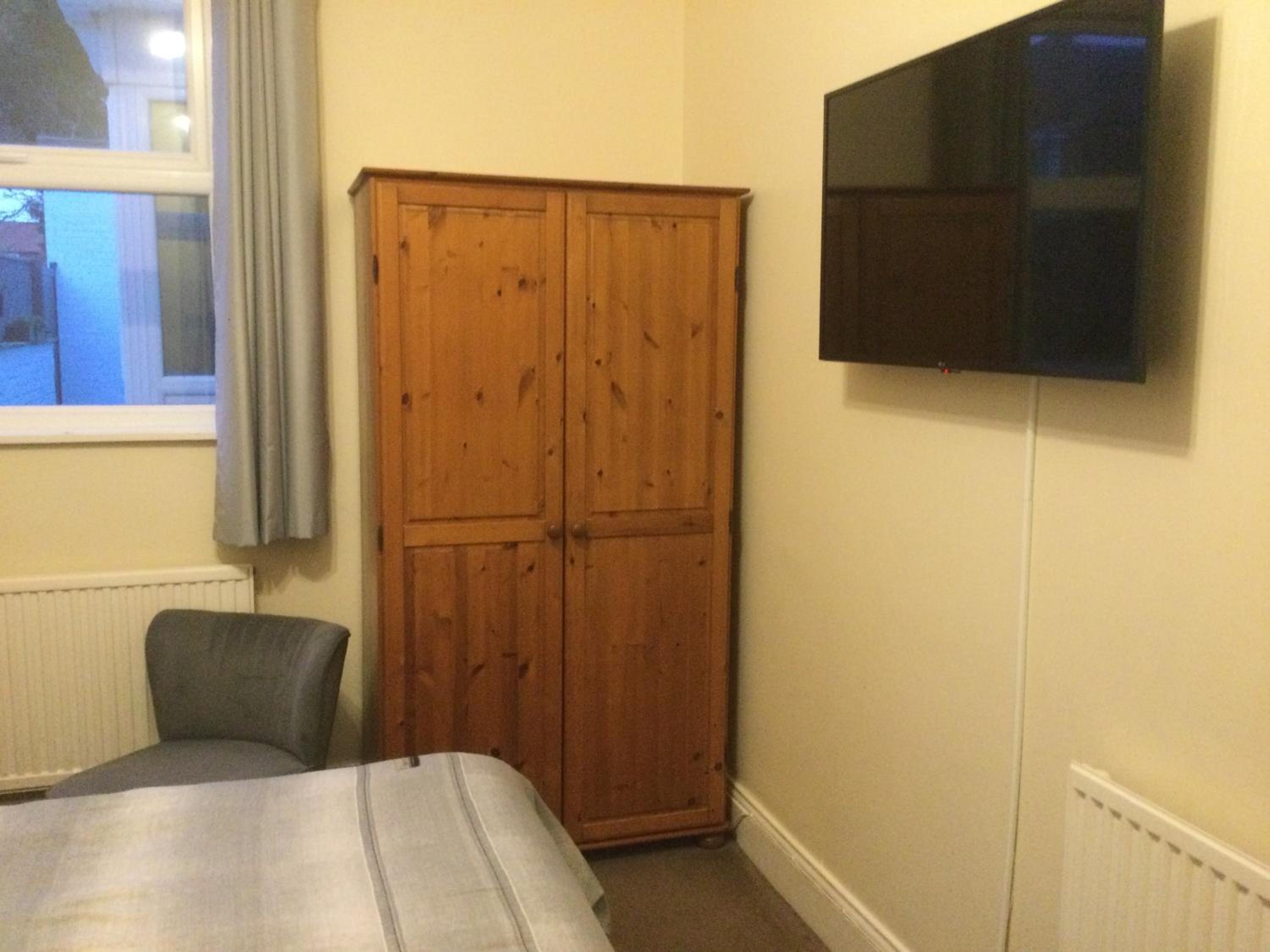 Double Room with Private Bathroom photo 3