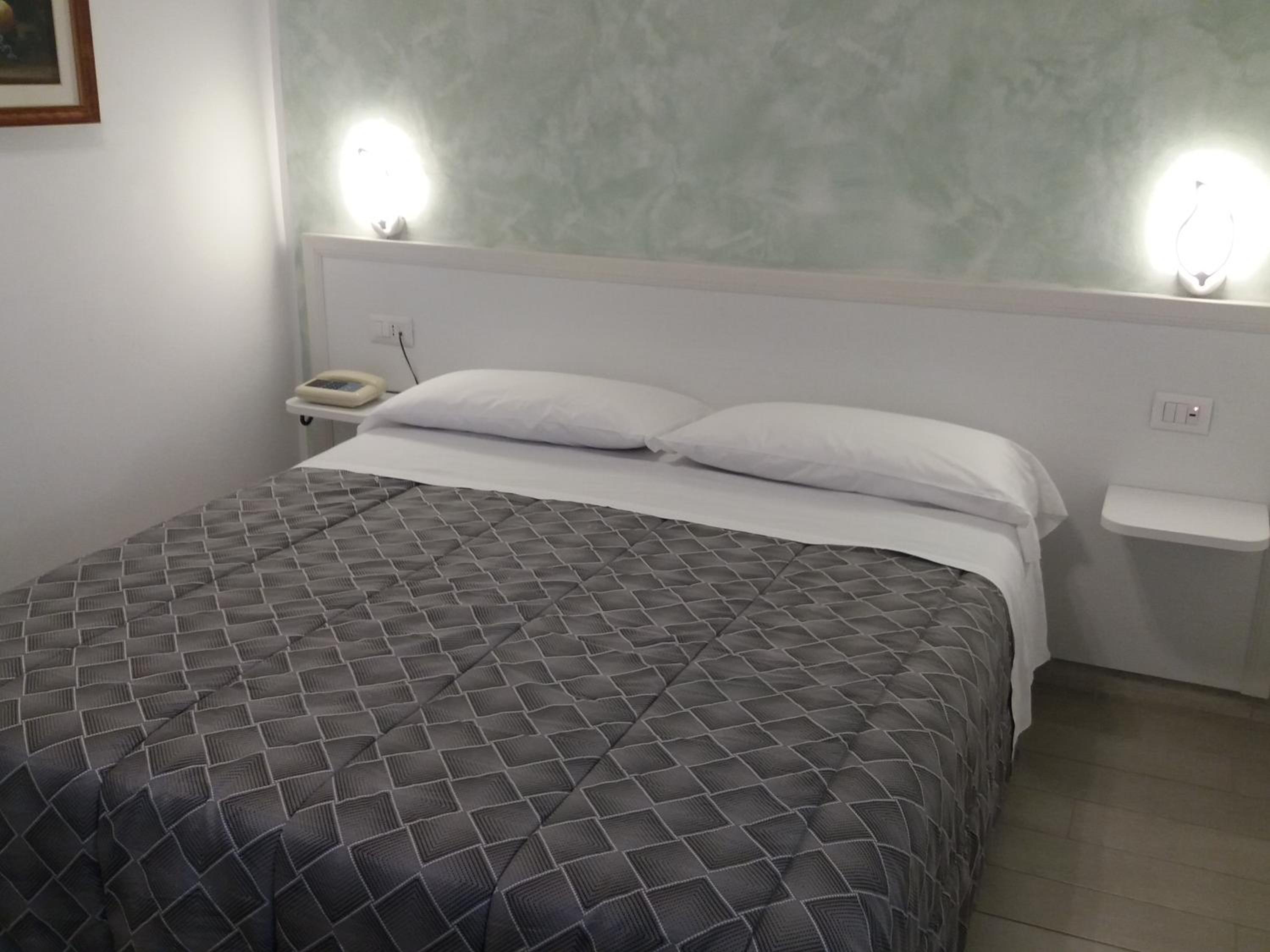 Double Room - Photo 3