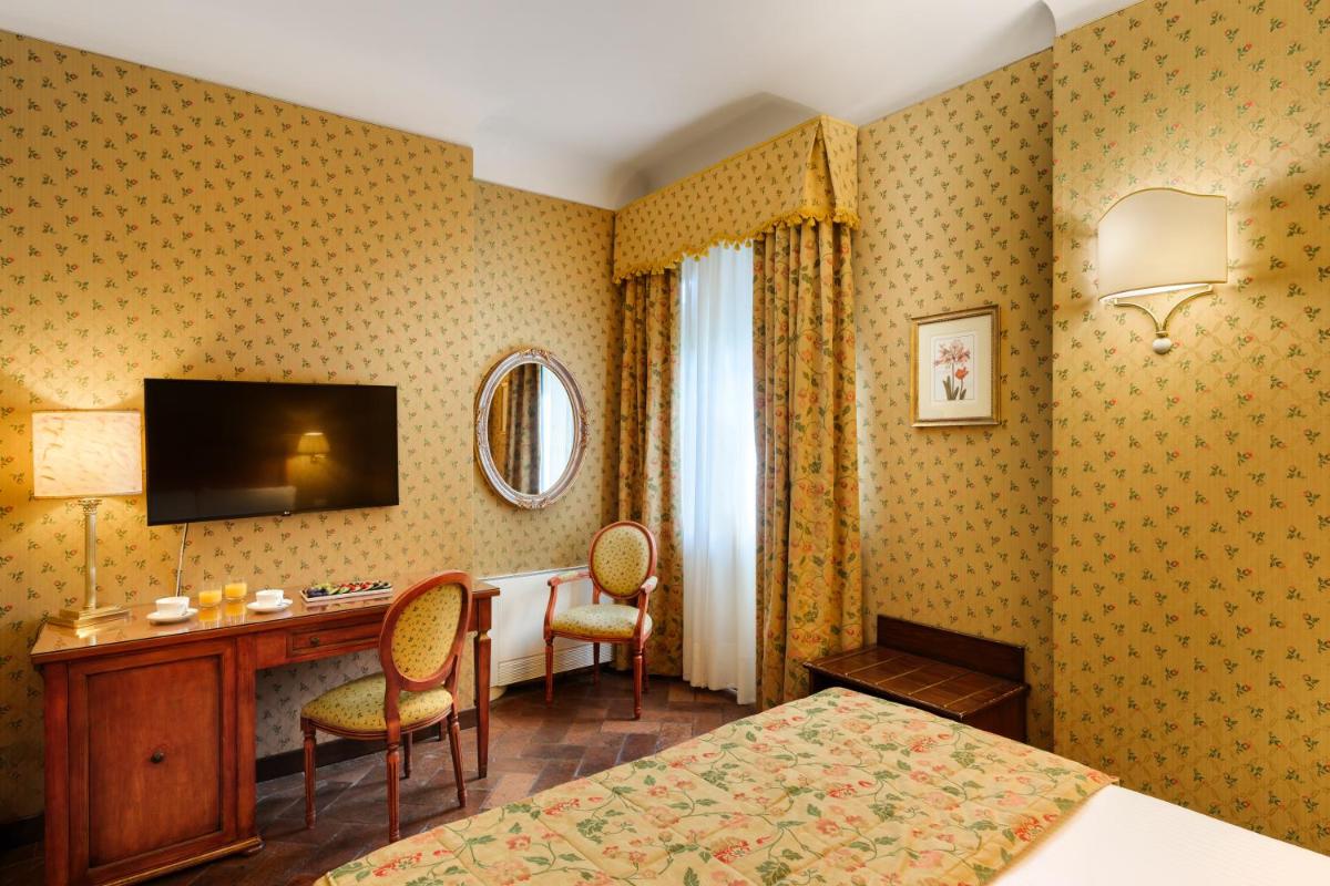 Classic Double or Twin Room photo 2