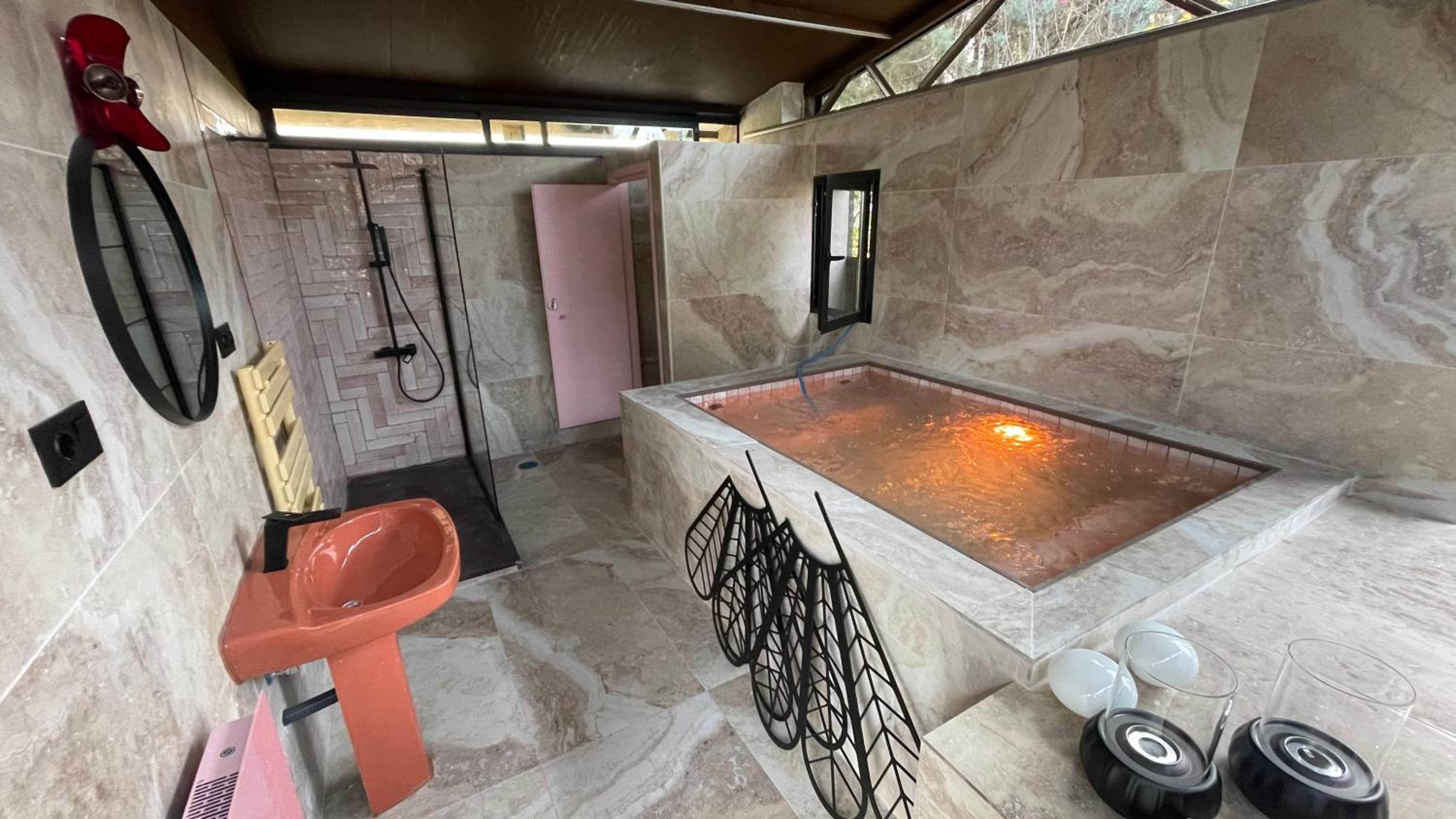 Deluxe Bungalow with Private Romantic Pool - Photo 27