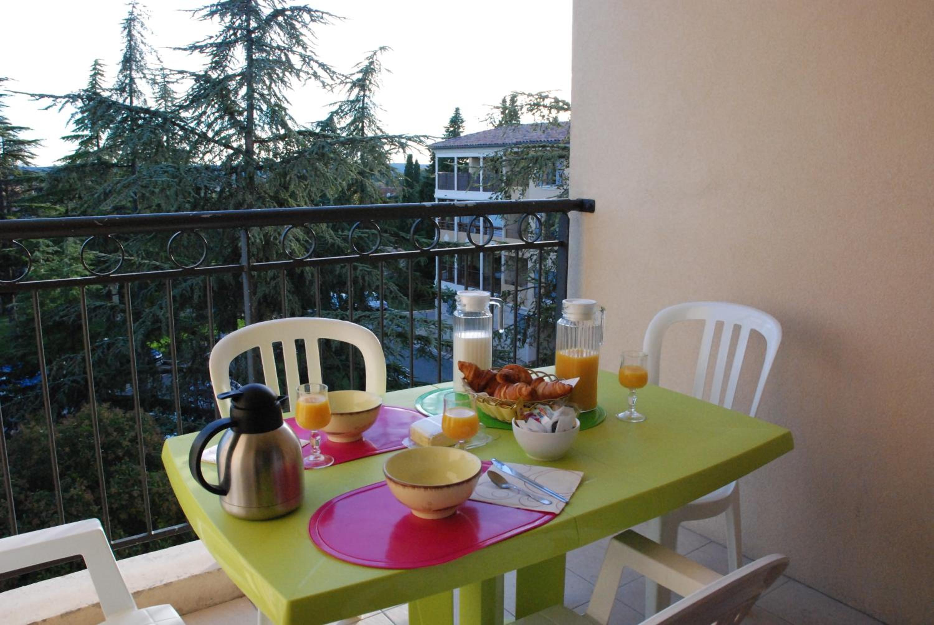 2-Room Apartment For 4 People - Bed Linen, Towels, Tv And Parking Included