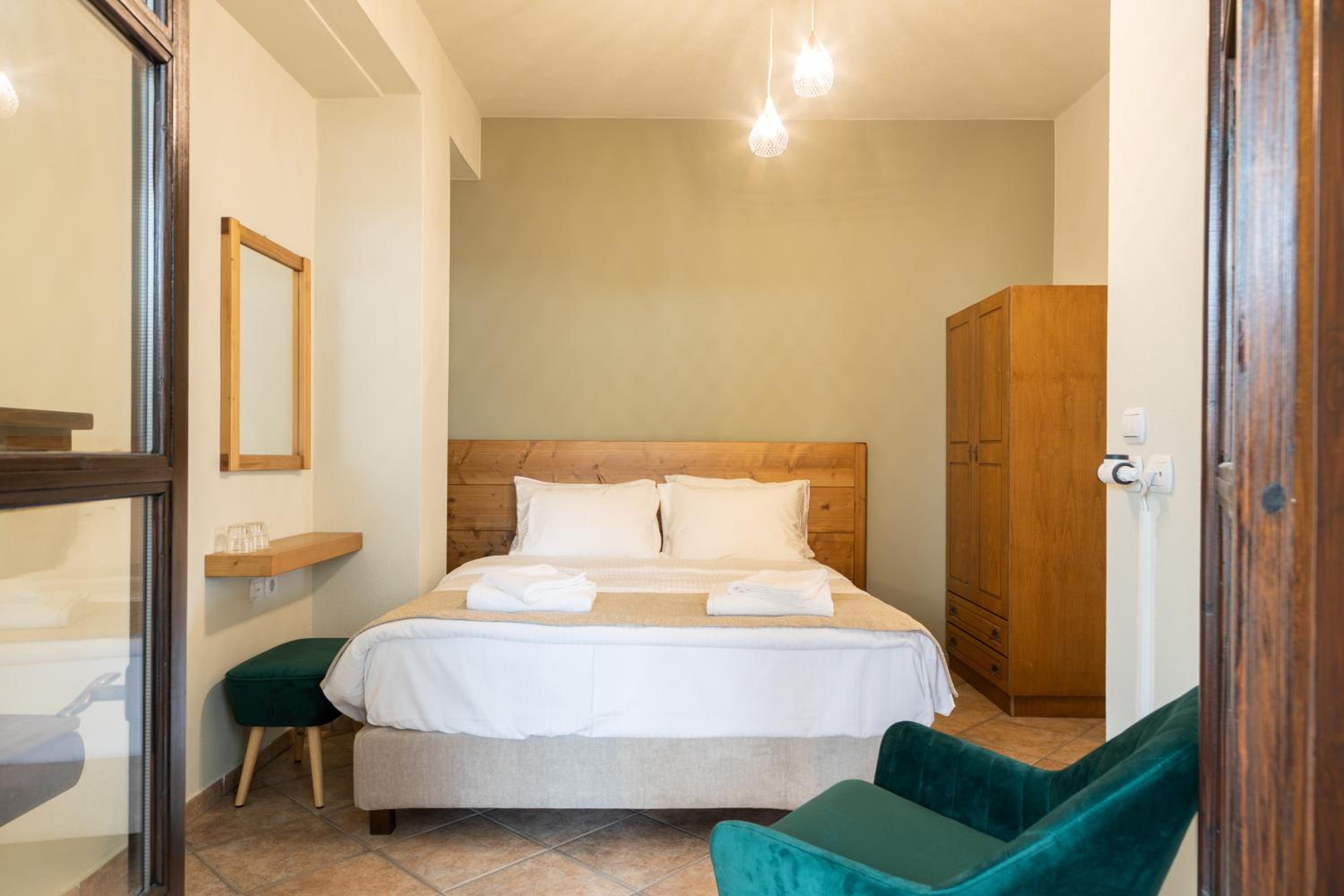 Suite with Mountain View - Photo 3