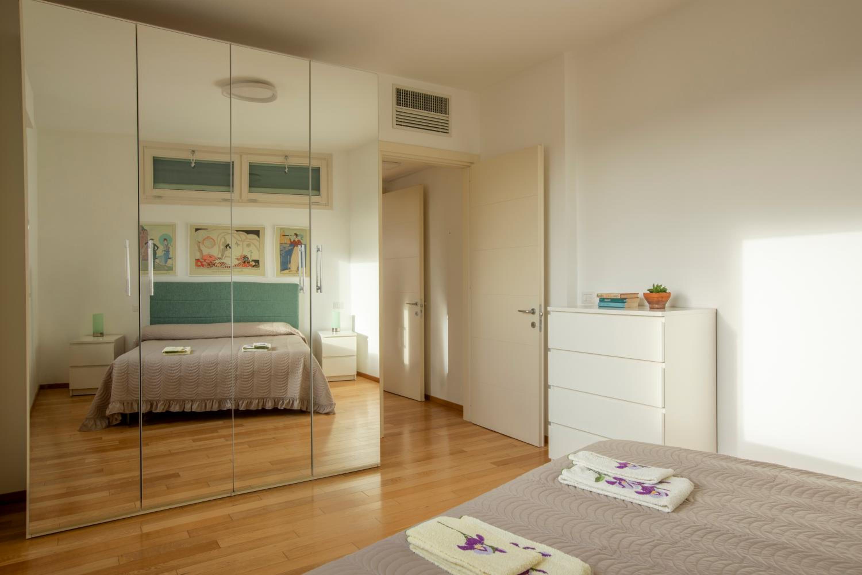One-Bedroom Apartment photo 3