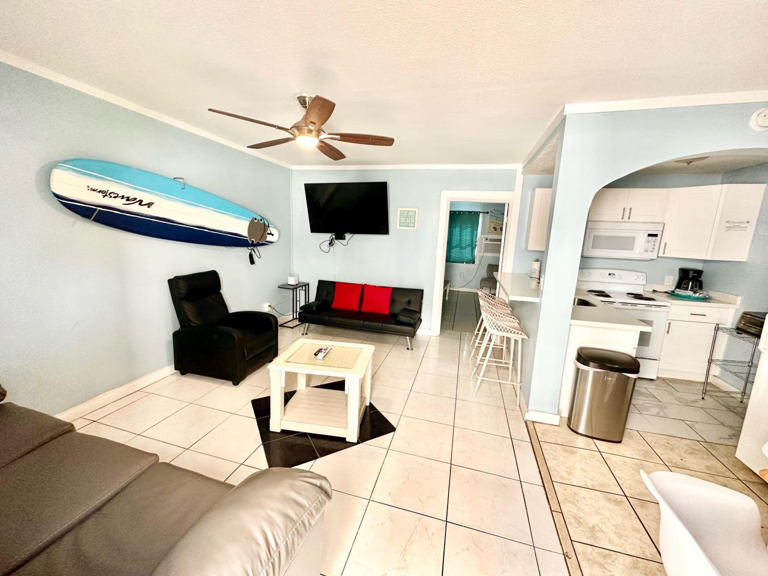 Deluxe King One-Bedroom Apartment - Photo 1