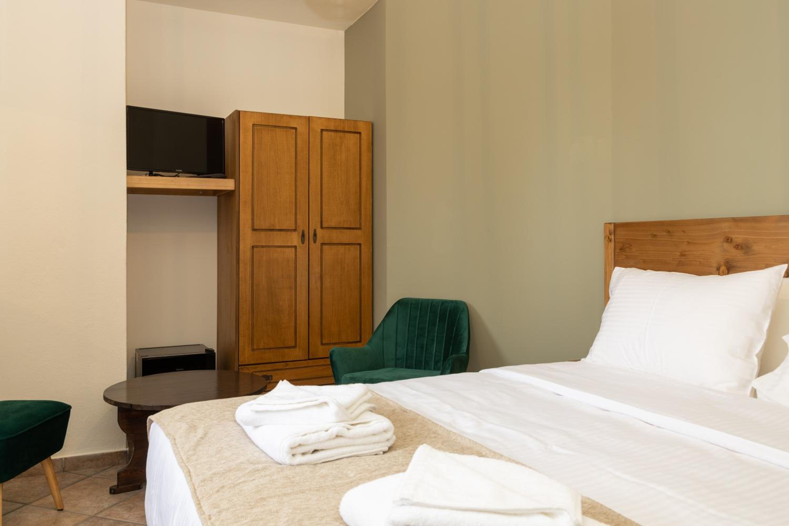 King Room with Mountain View - Photo 3