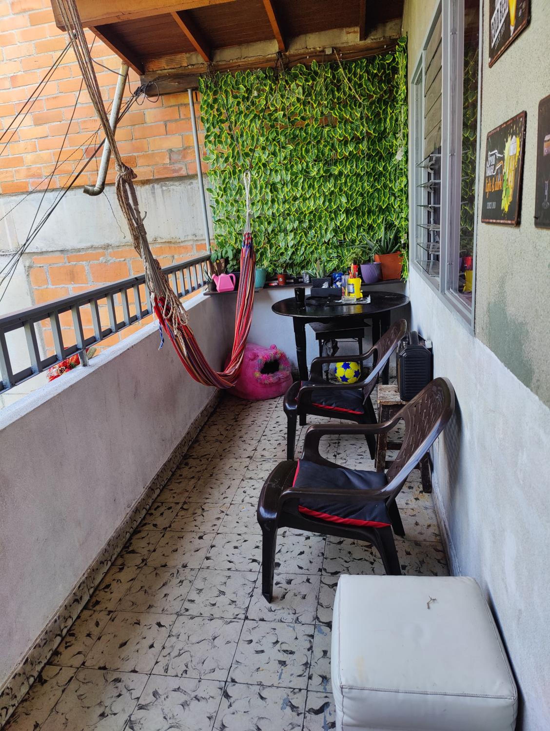 Apartment photo 2