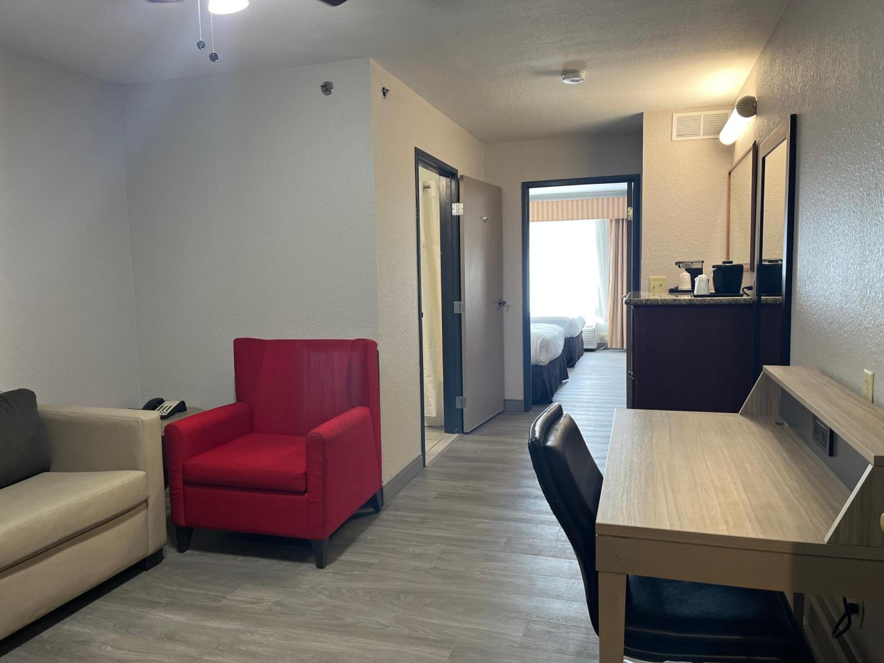 One-Bedroom Suite with Two Queen Beds - Non-Smoking - Photo 1