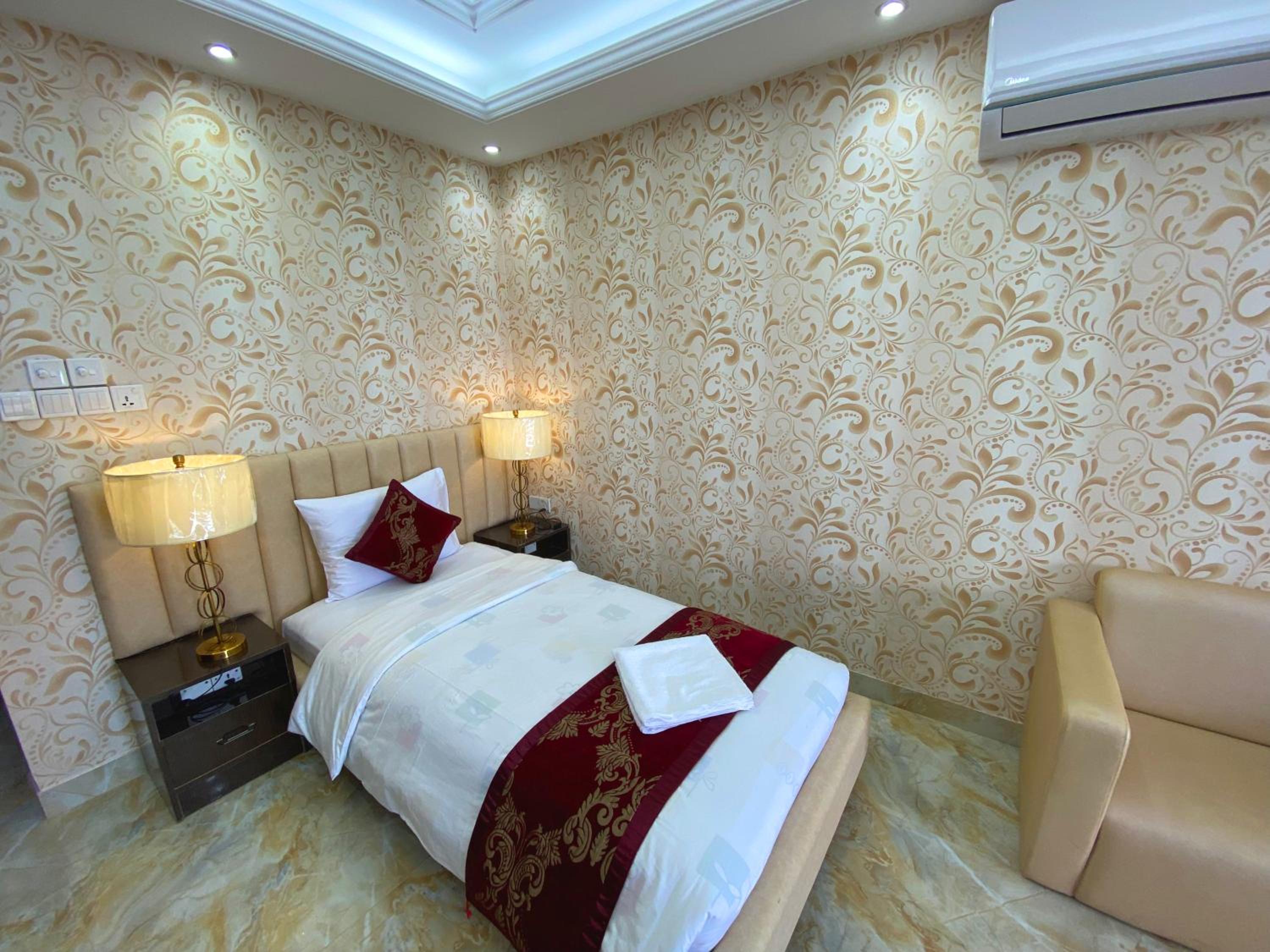 Deluxe Triple Room photo 3