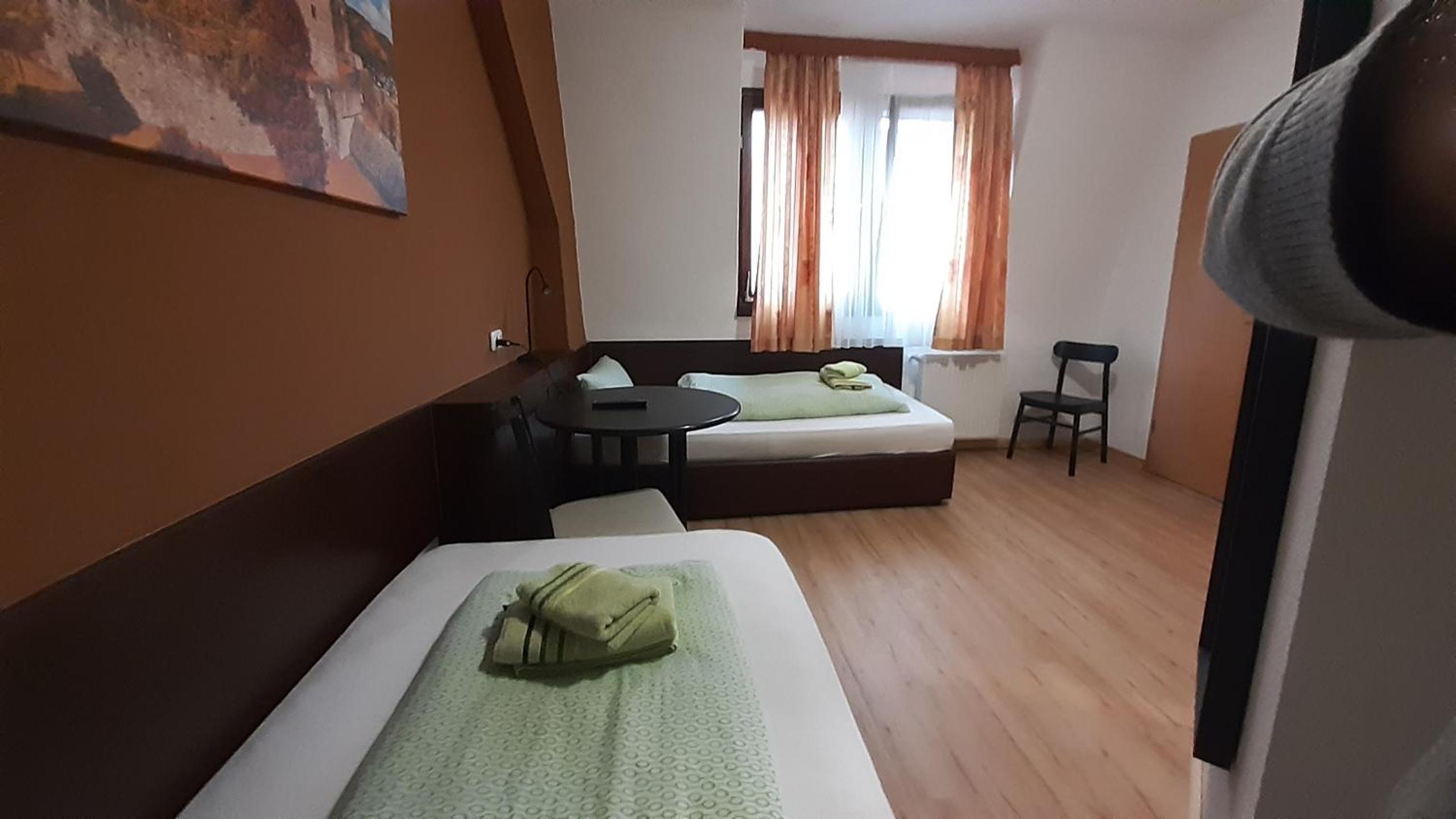Standard Twin Room with Garden View - Photo 2