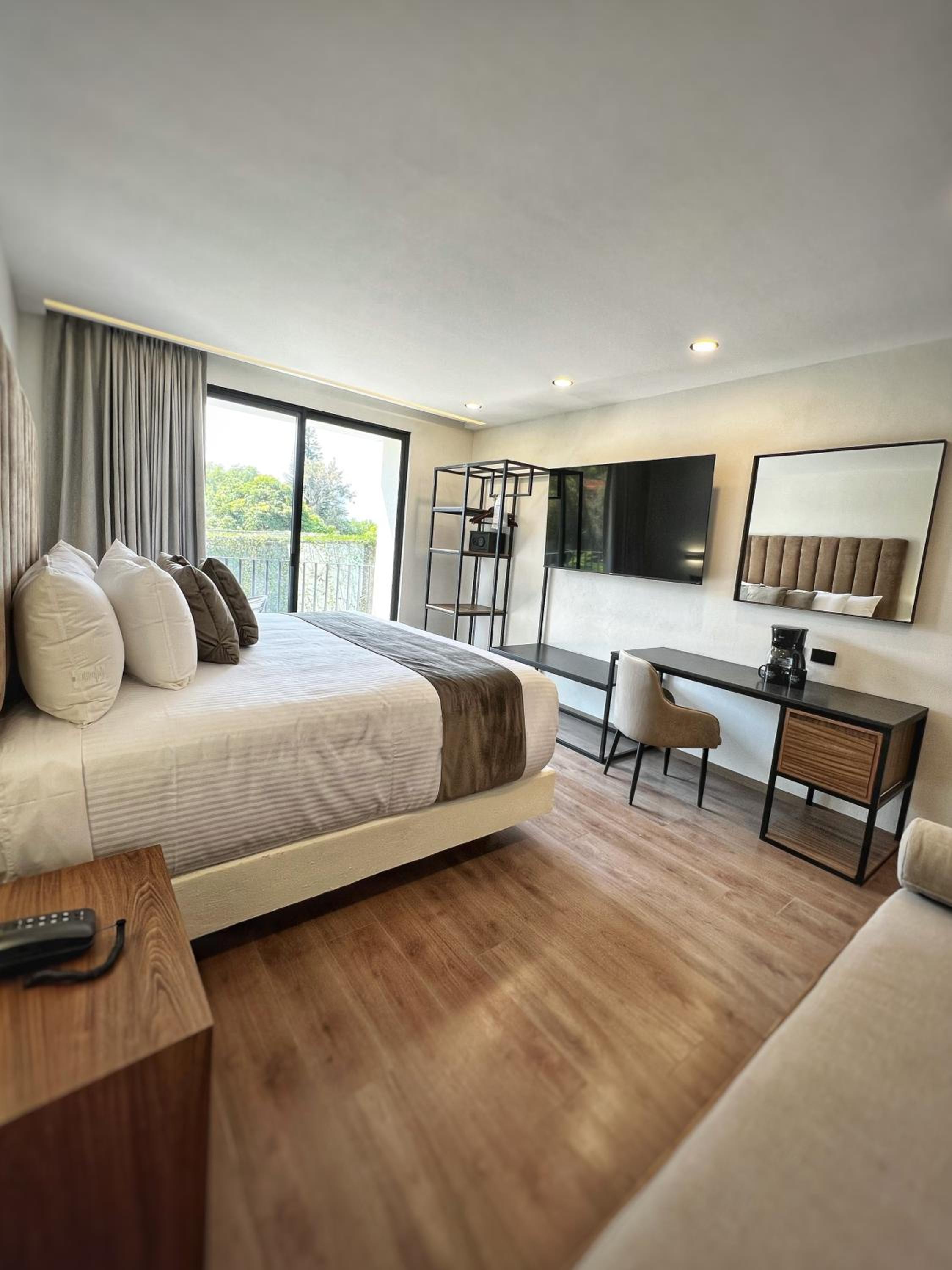 Suite with Balcony