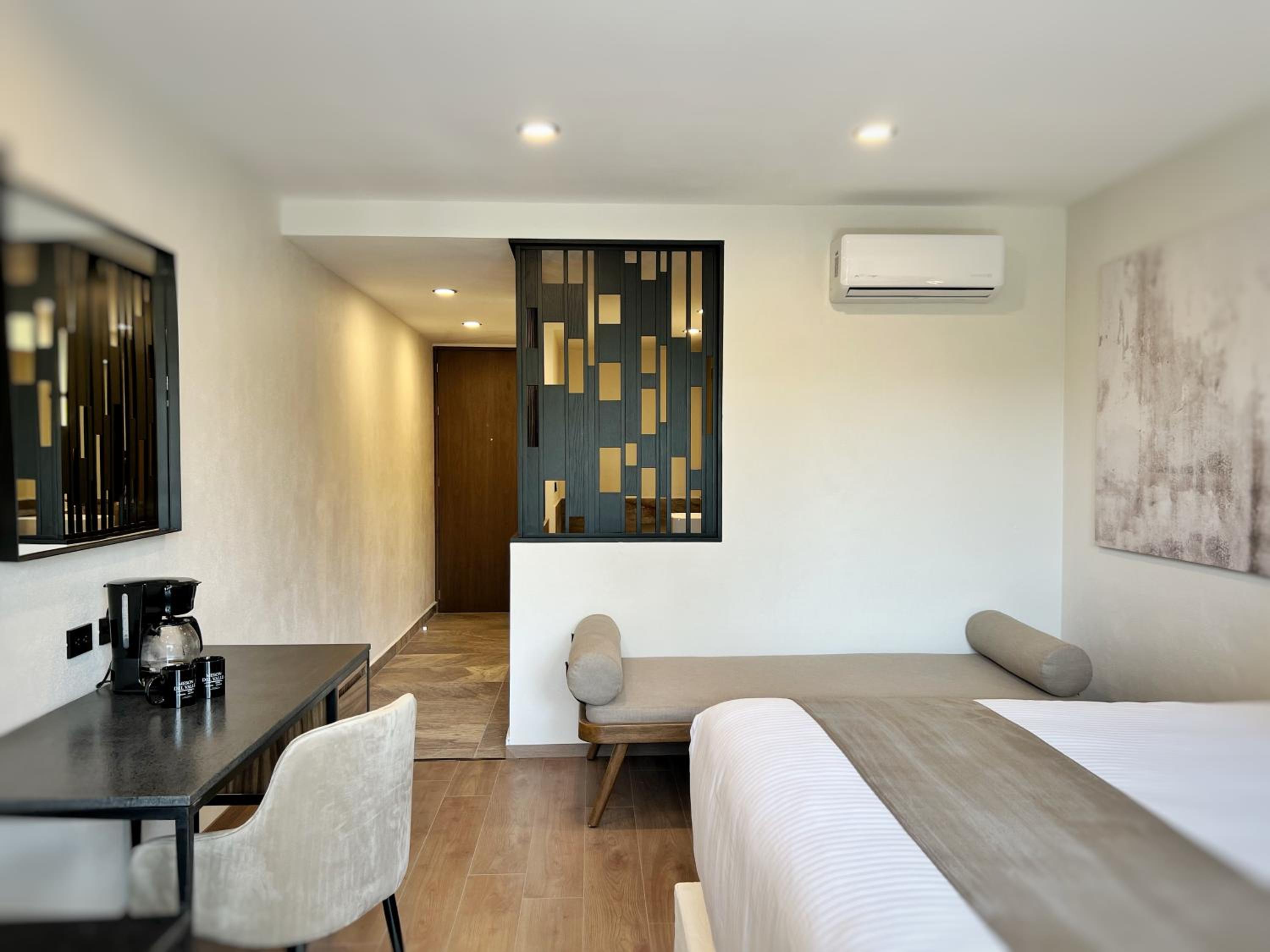 Suite with Balcony photo 2