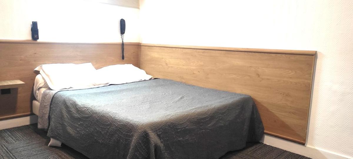 Standard Double Room with Shared Bathroom and Toilet photo 2