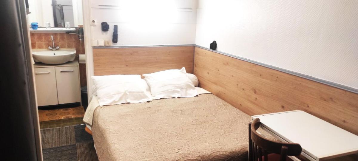 Standard Double Room with Shared Toilet photo 2