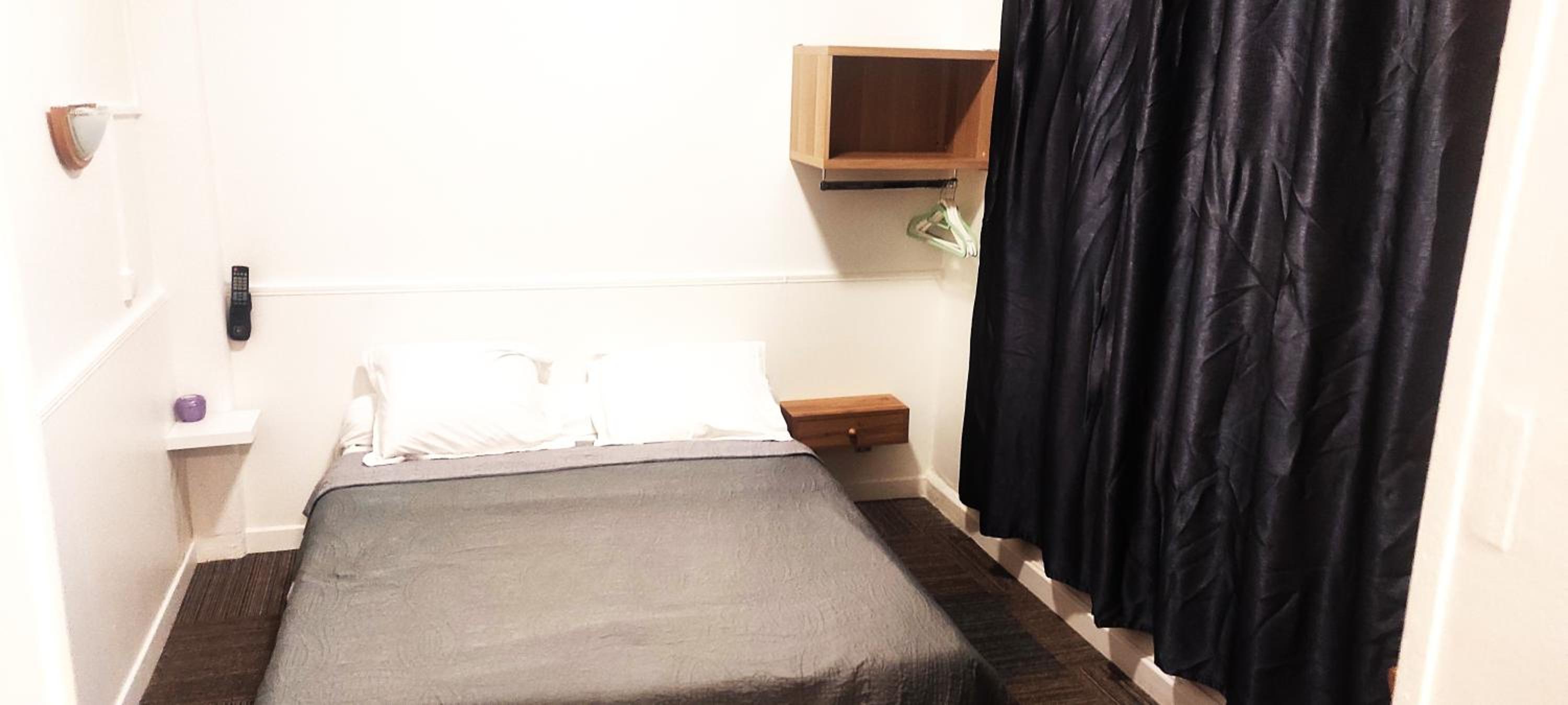 Standard Double Room with Shared Toilet photo 3