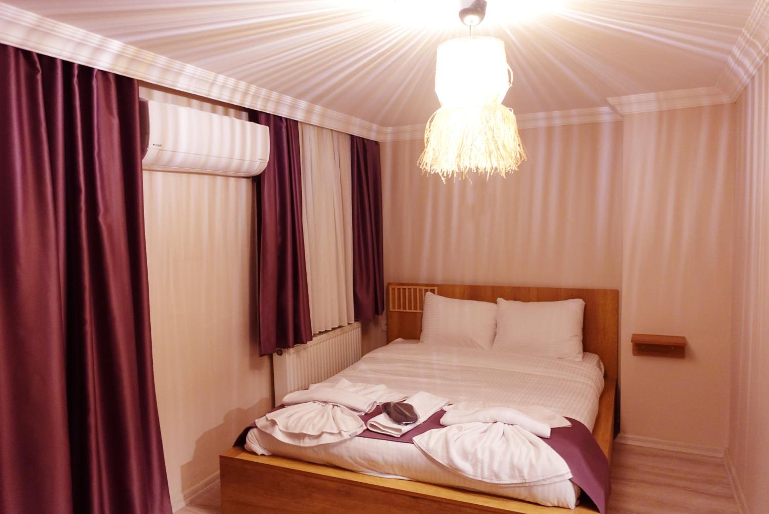 Budget Double Room photo 3