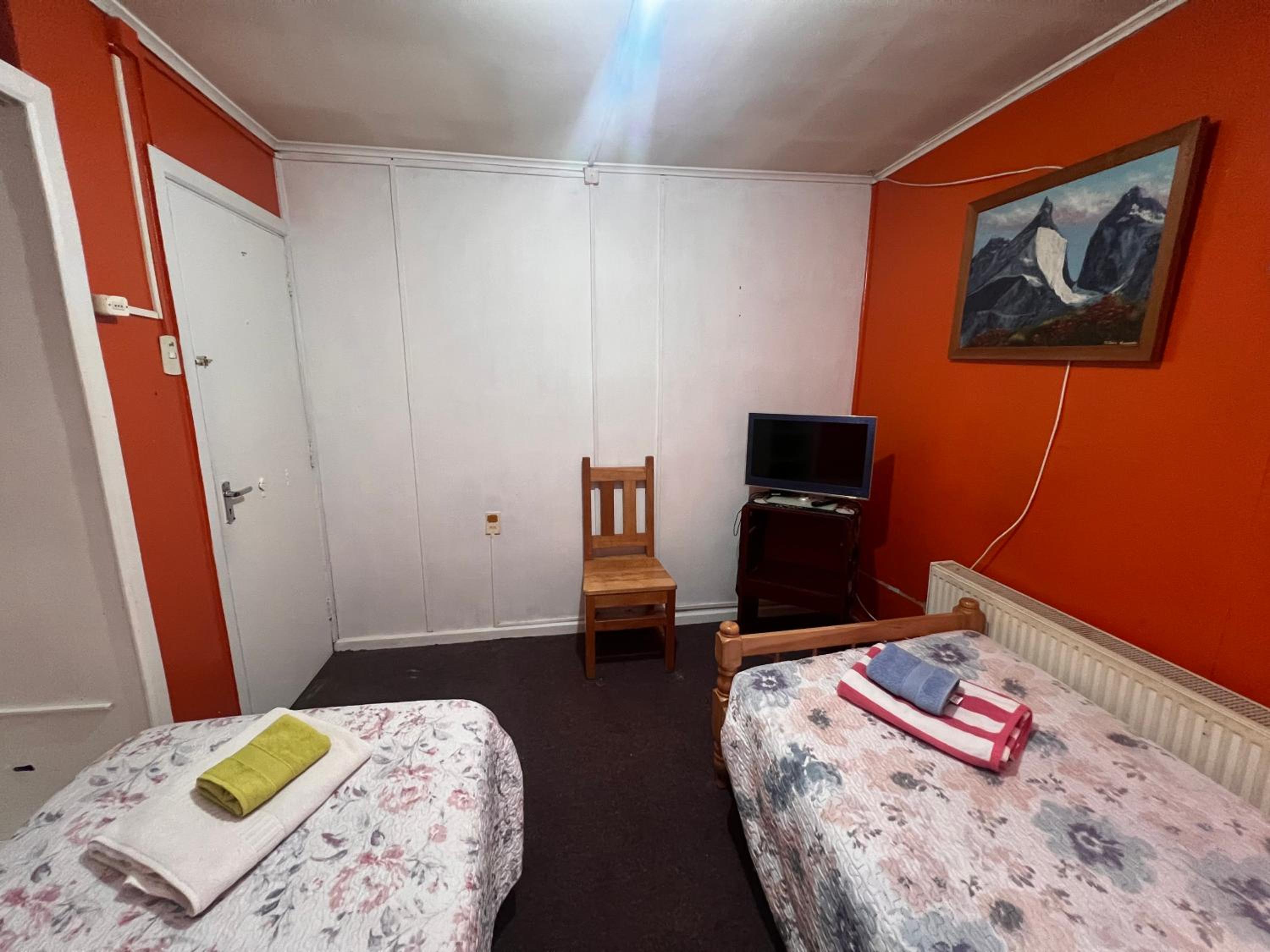 Double Room with Shared Bathroom photo 3