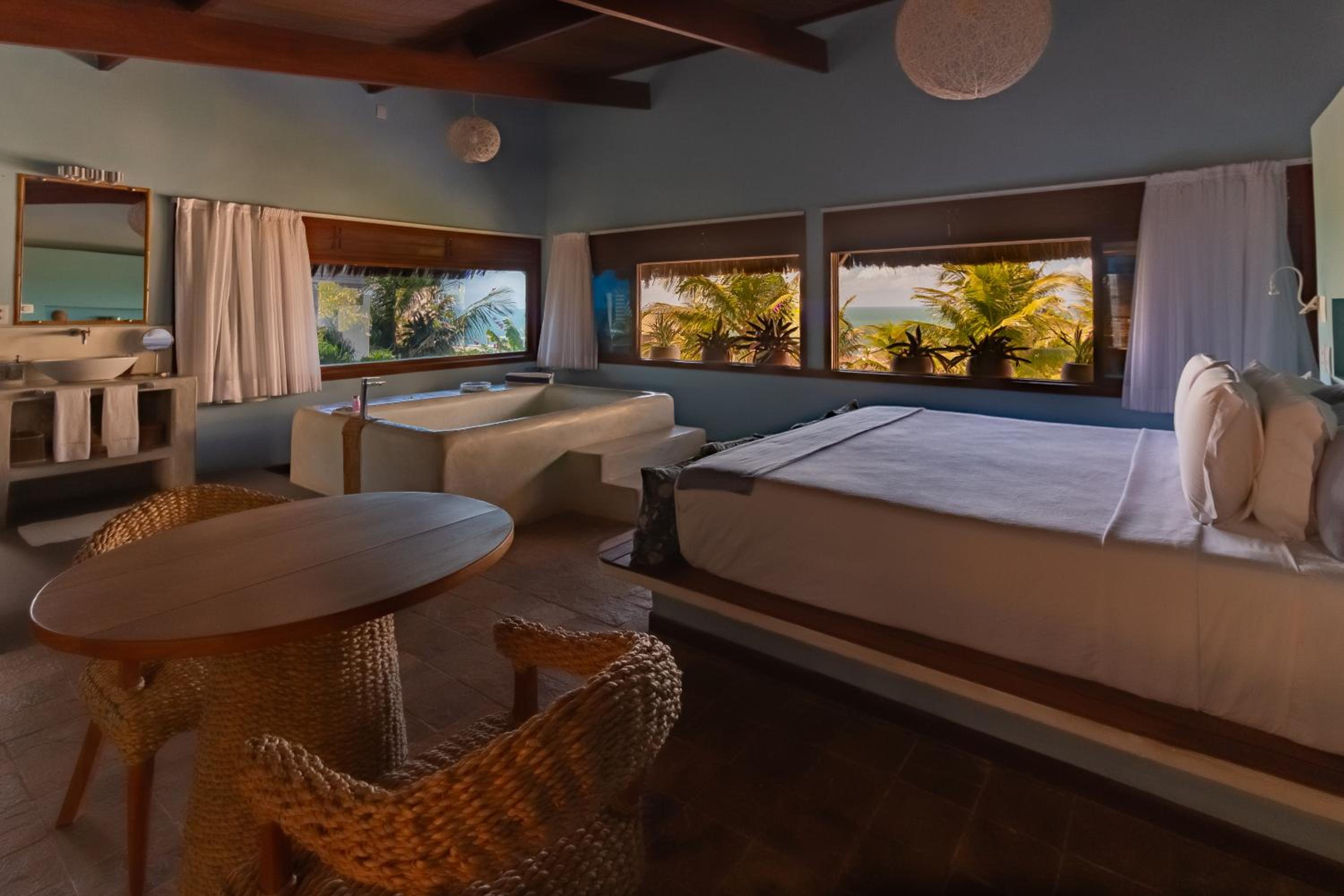 Deluxe Suite with Spa Bath