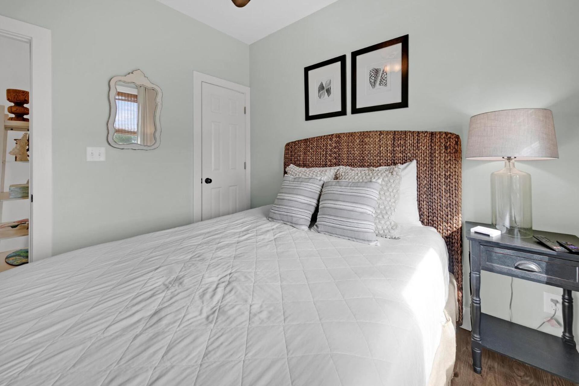 Five-Bedroom House photo 2