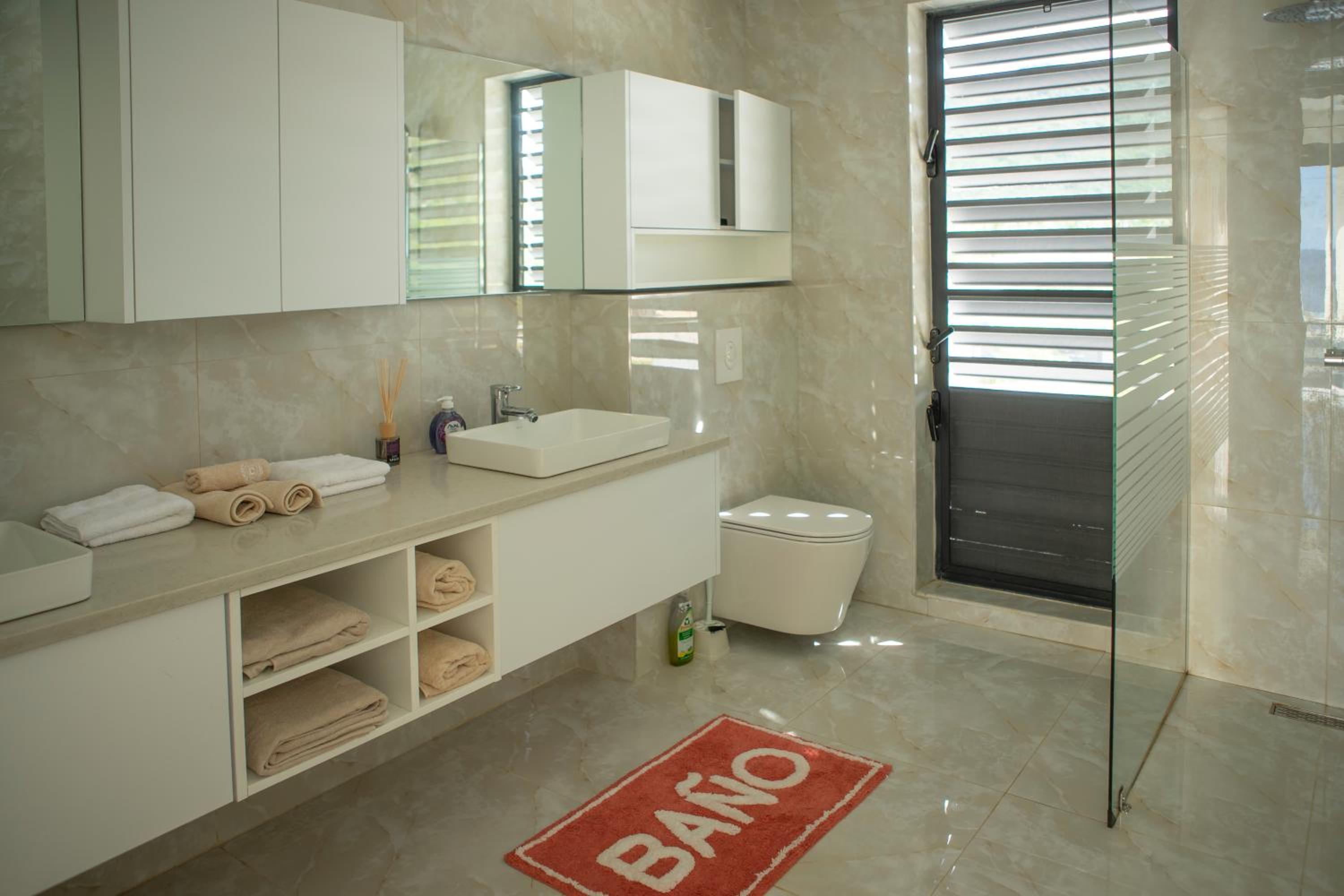 Villa photo 2