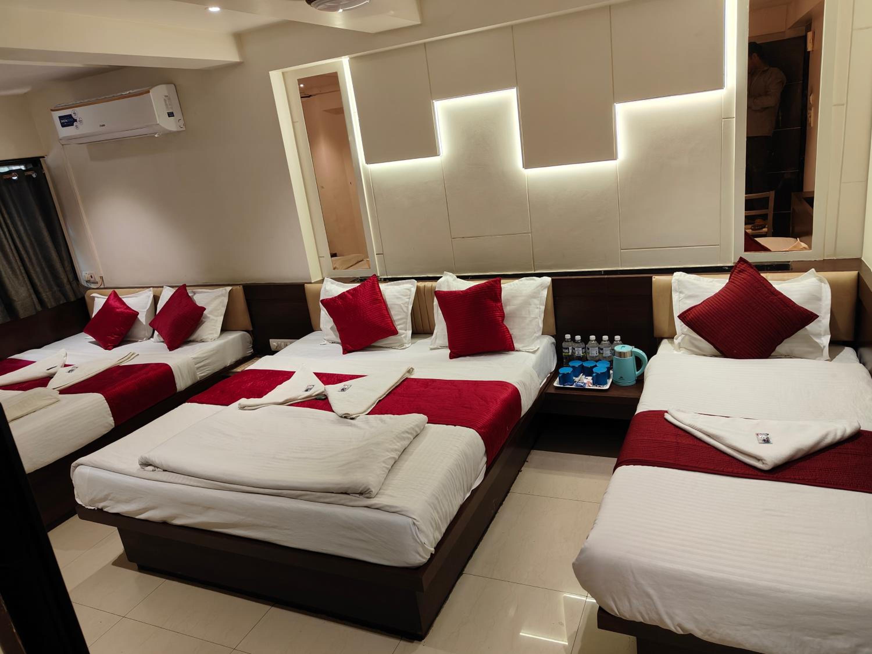 5 BED NON A/C ROOM & 2 BATHROOM - Photo 15