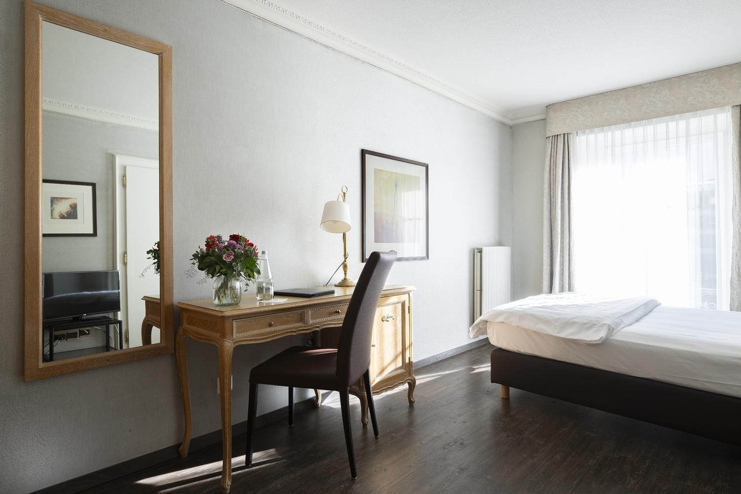 Single Room with Balcony - Photo 2