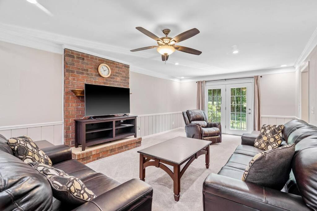 Three-Bedroom House photo 1