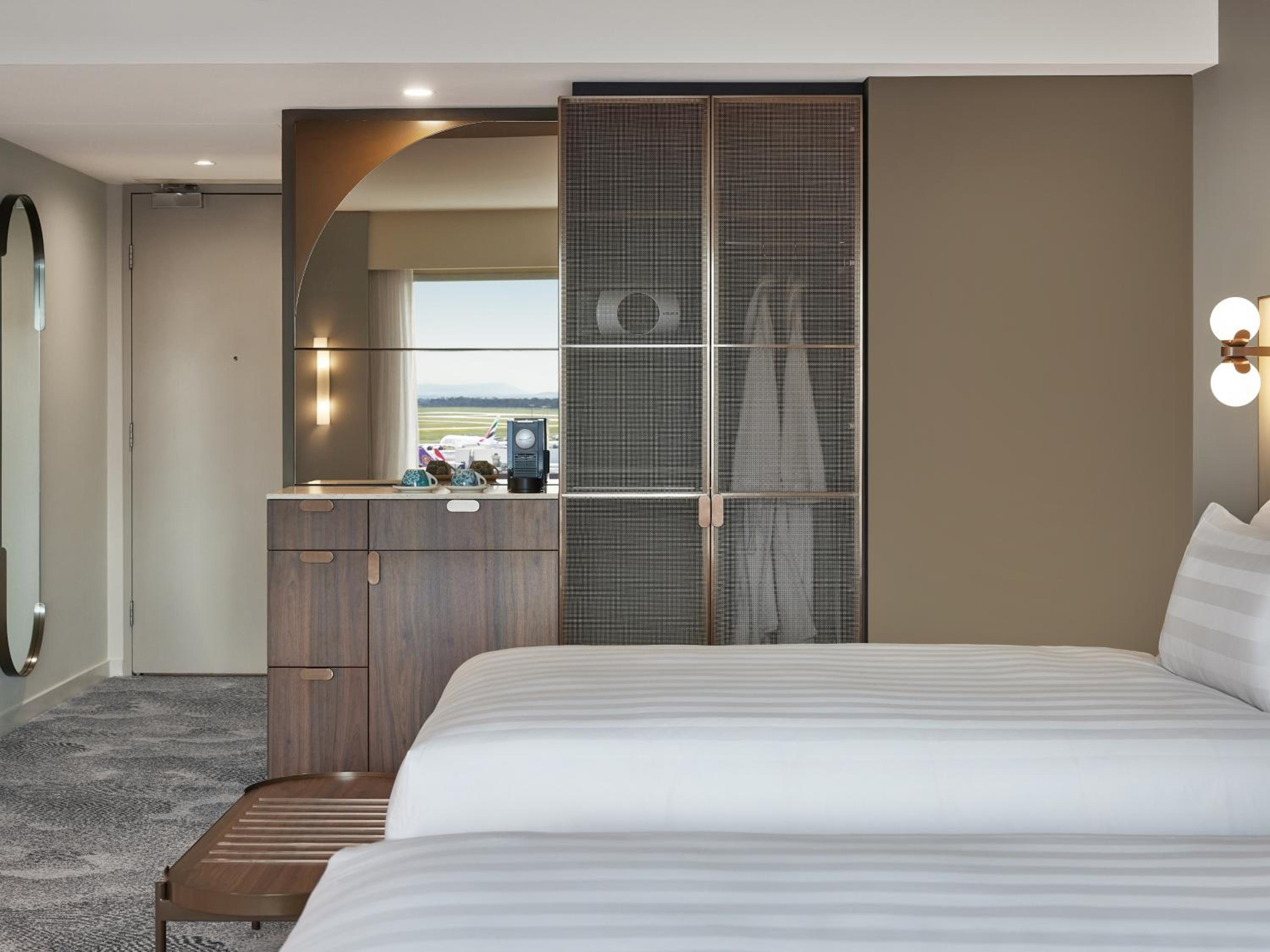 Deluxe Twin Room with View - Photo 2