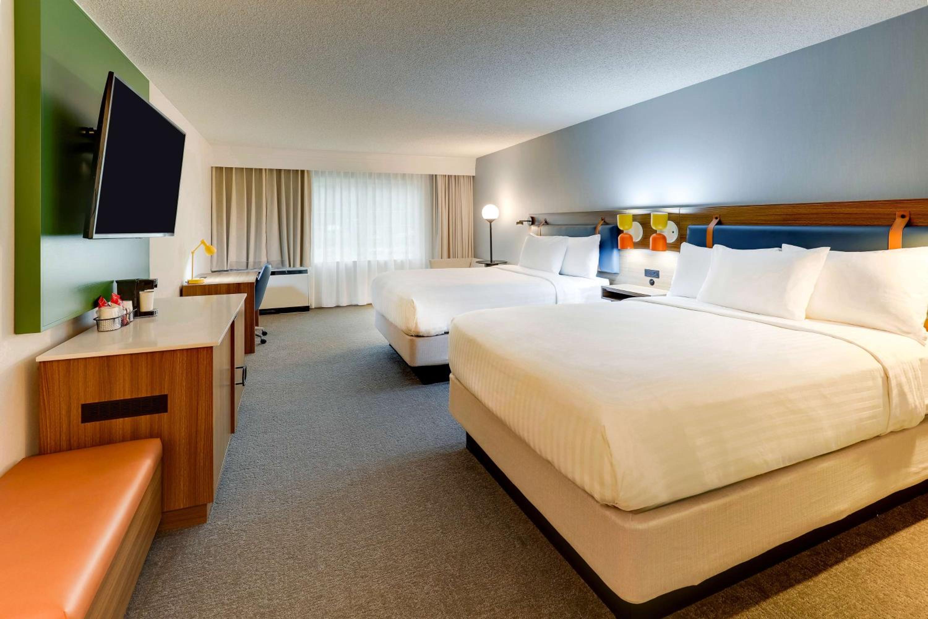 Guestroom Two Queens at Sonesta Select San Francisco Airport Oyster Point Waterfront in South San Francisco