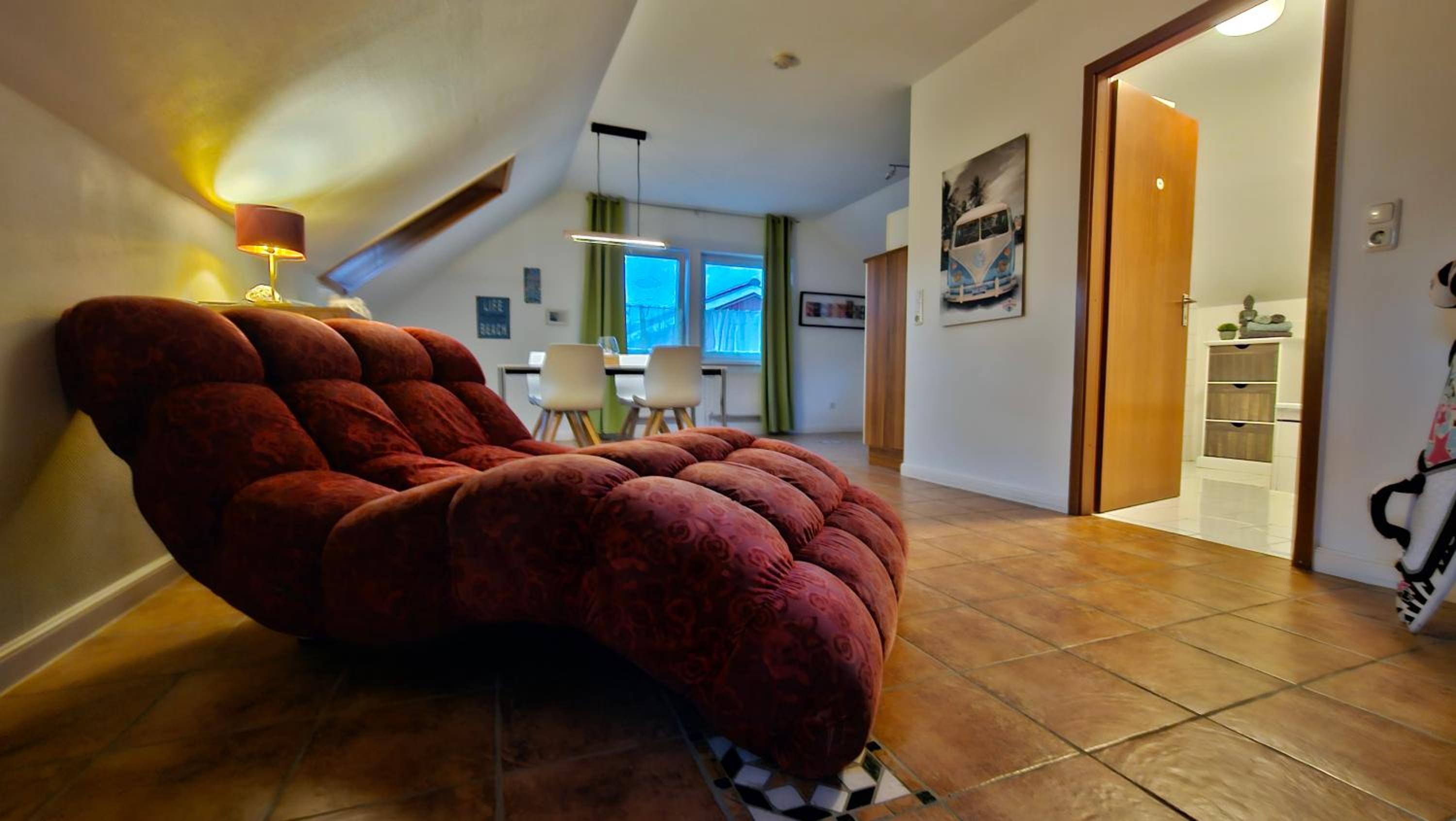 One-Bedroom Apartment photo 1