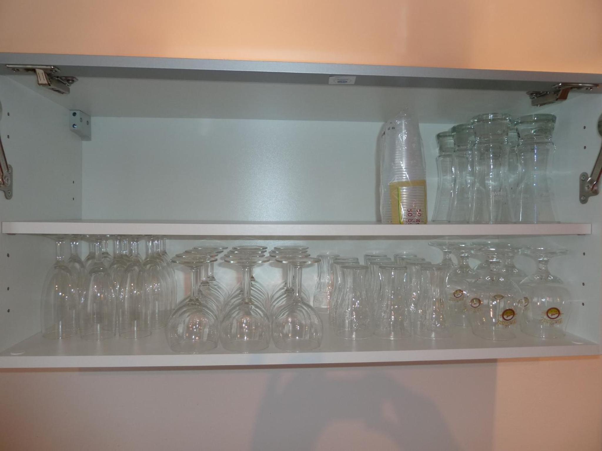One-Bedroom Apartment (6 Adults) - Photo 5