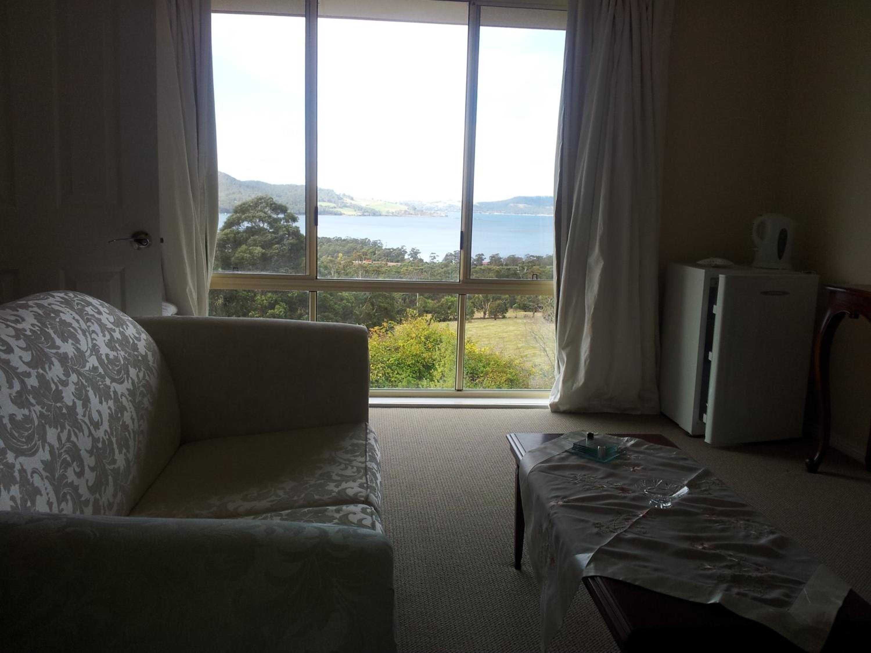 Deluxe King or Twin Room - Photo 3