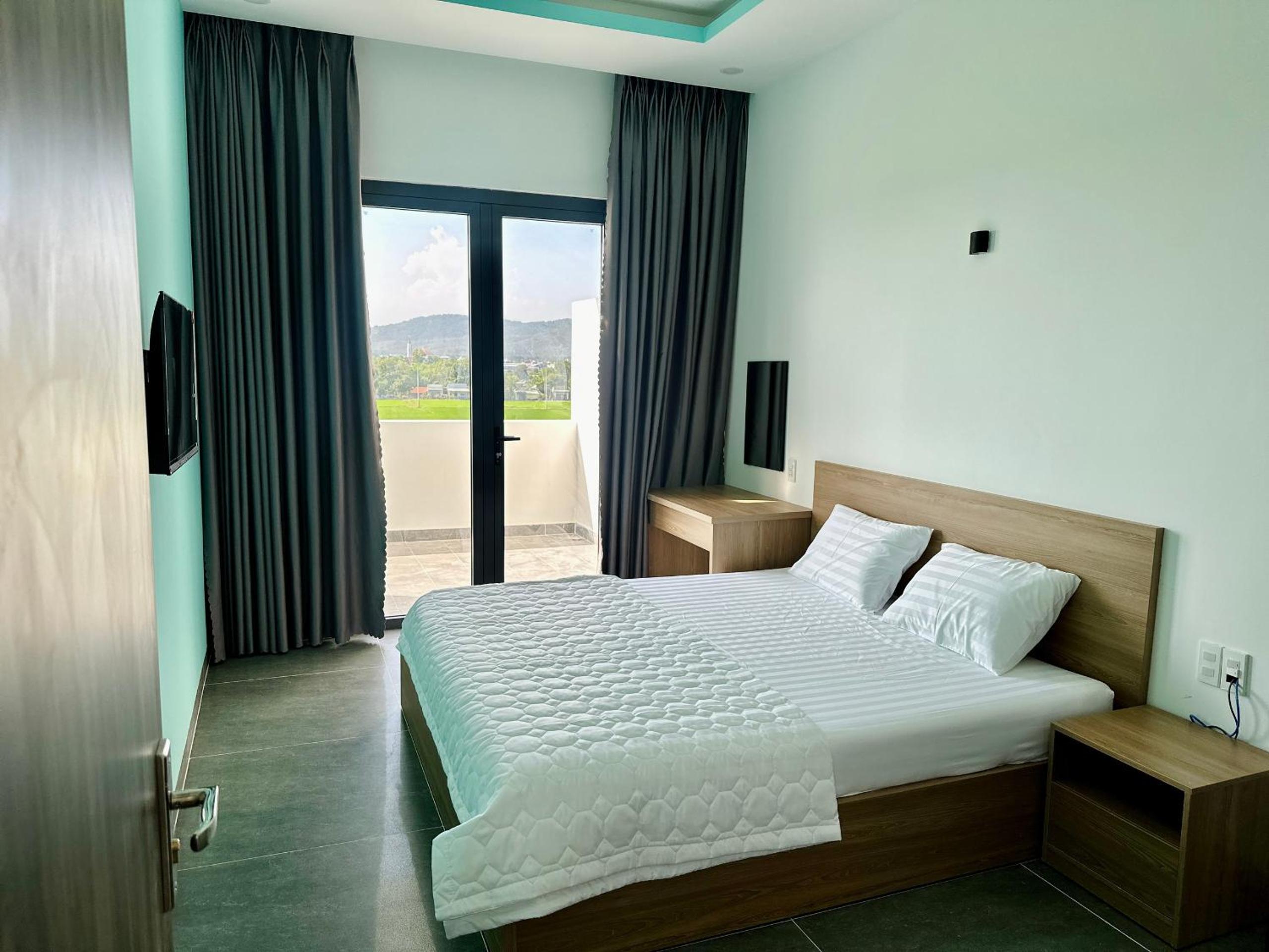 Standard King Room photo 1