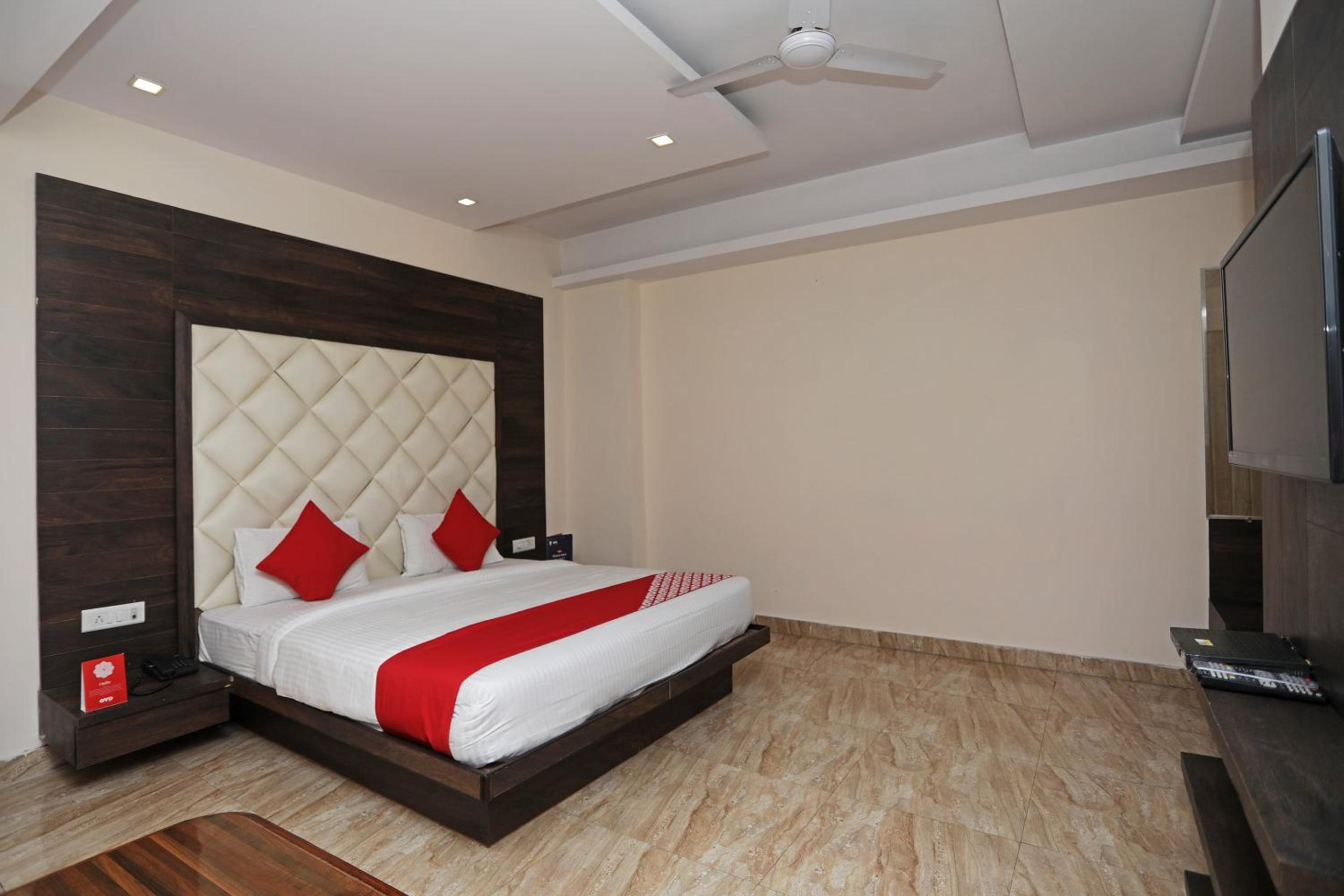 Deluxe Double Room photo 2