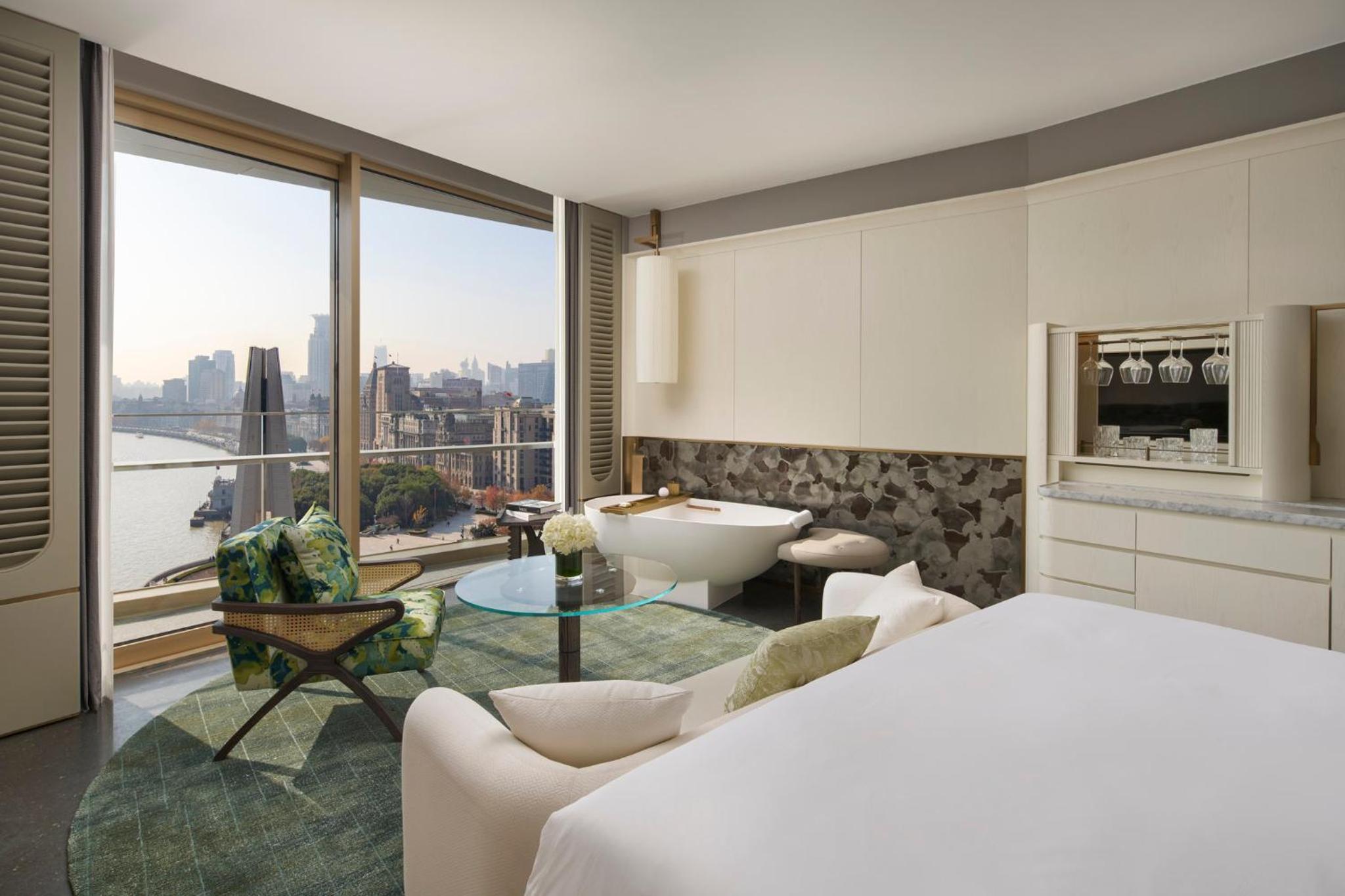 Classic King Room with Bund View