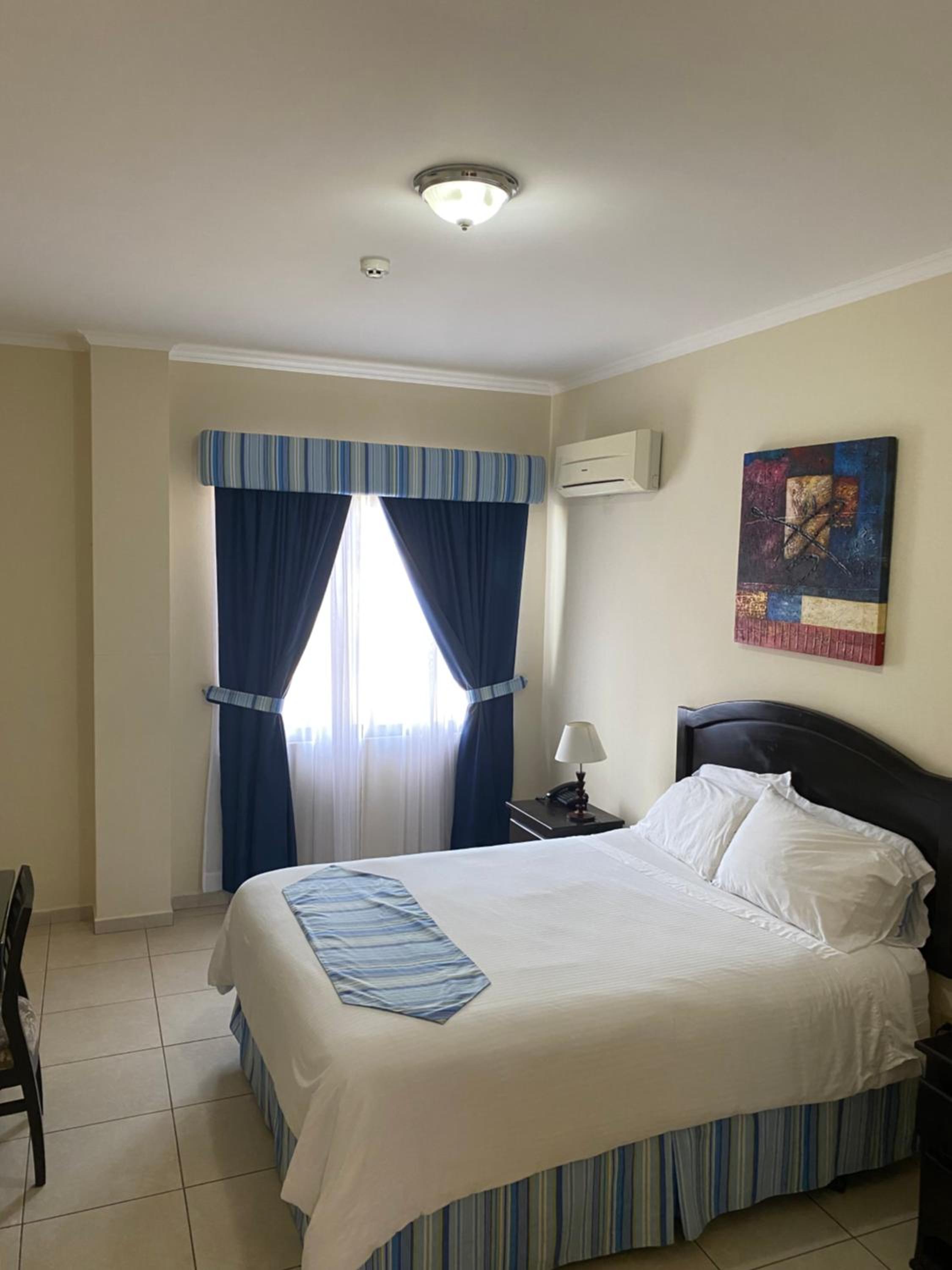Deluxe Queen Room photo 2