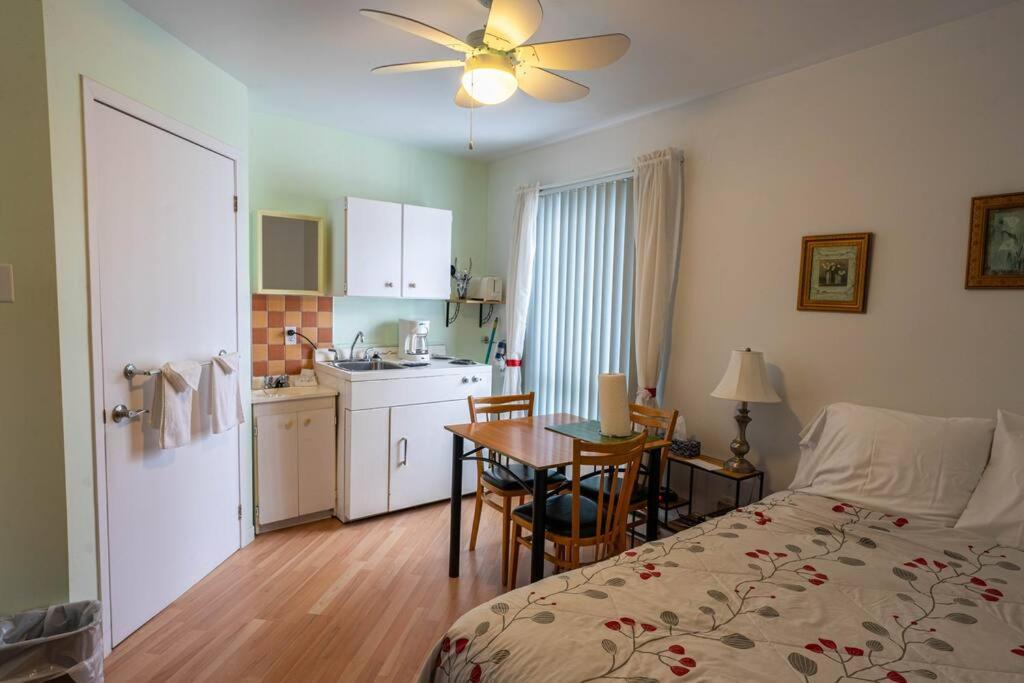 One-Bedroom Apartment photo 2