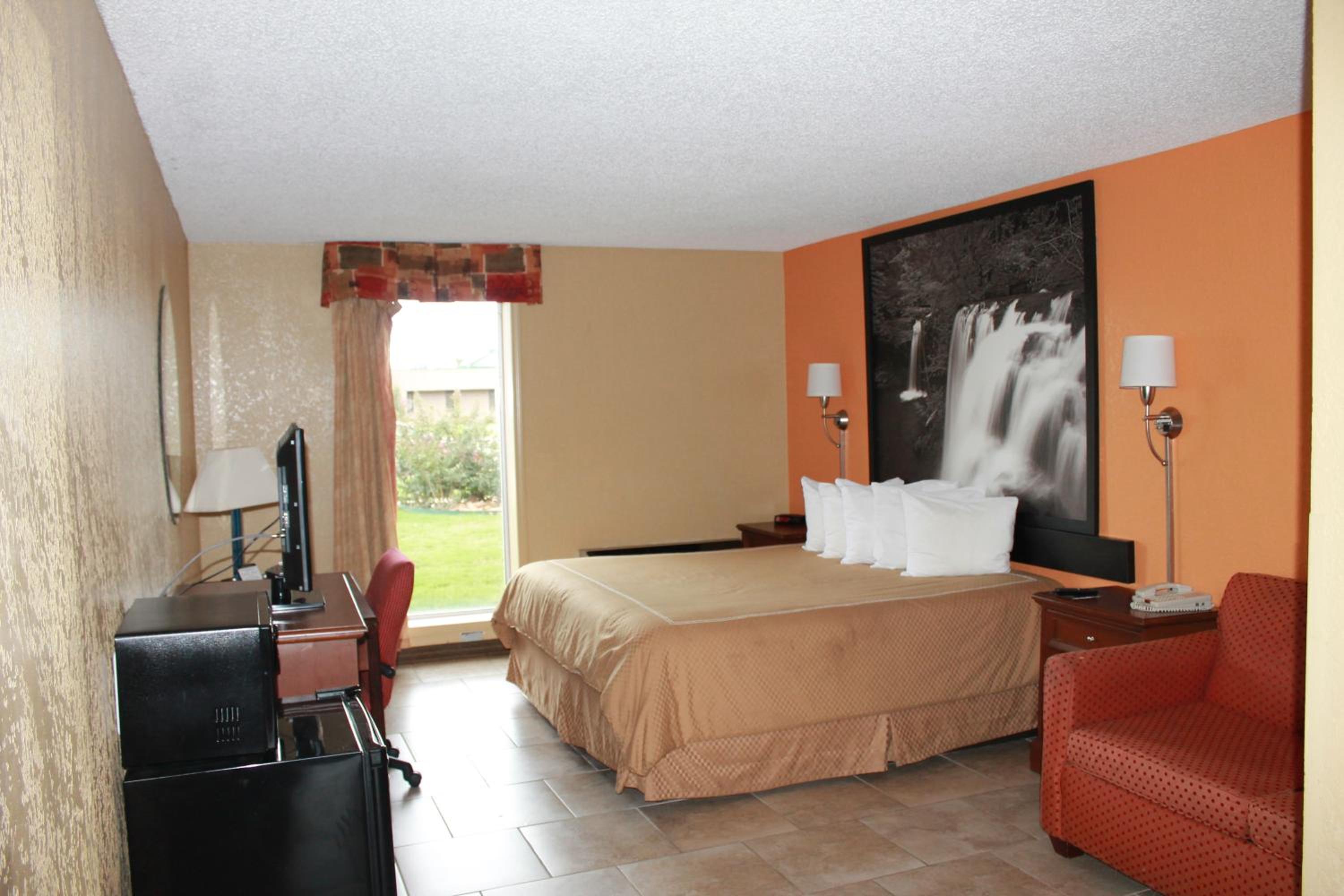 Standard King Room - Photo 1