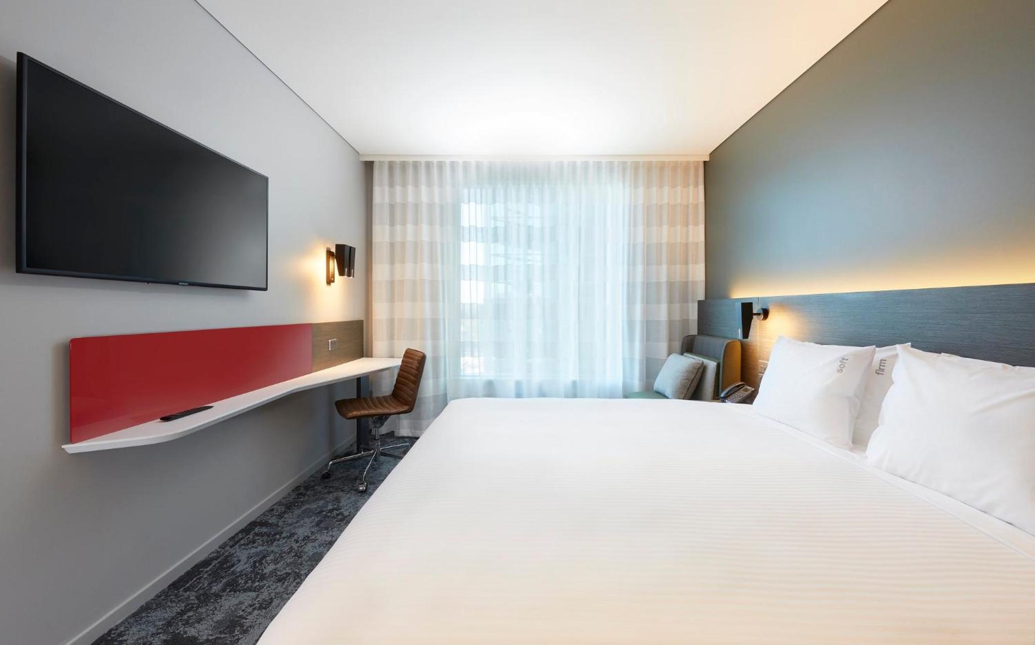 Standard King Room - Free Breakfast - Photo 4