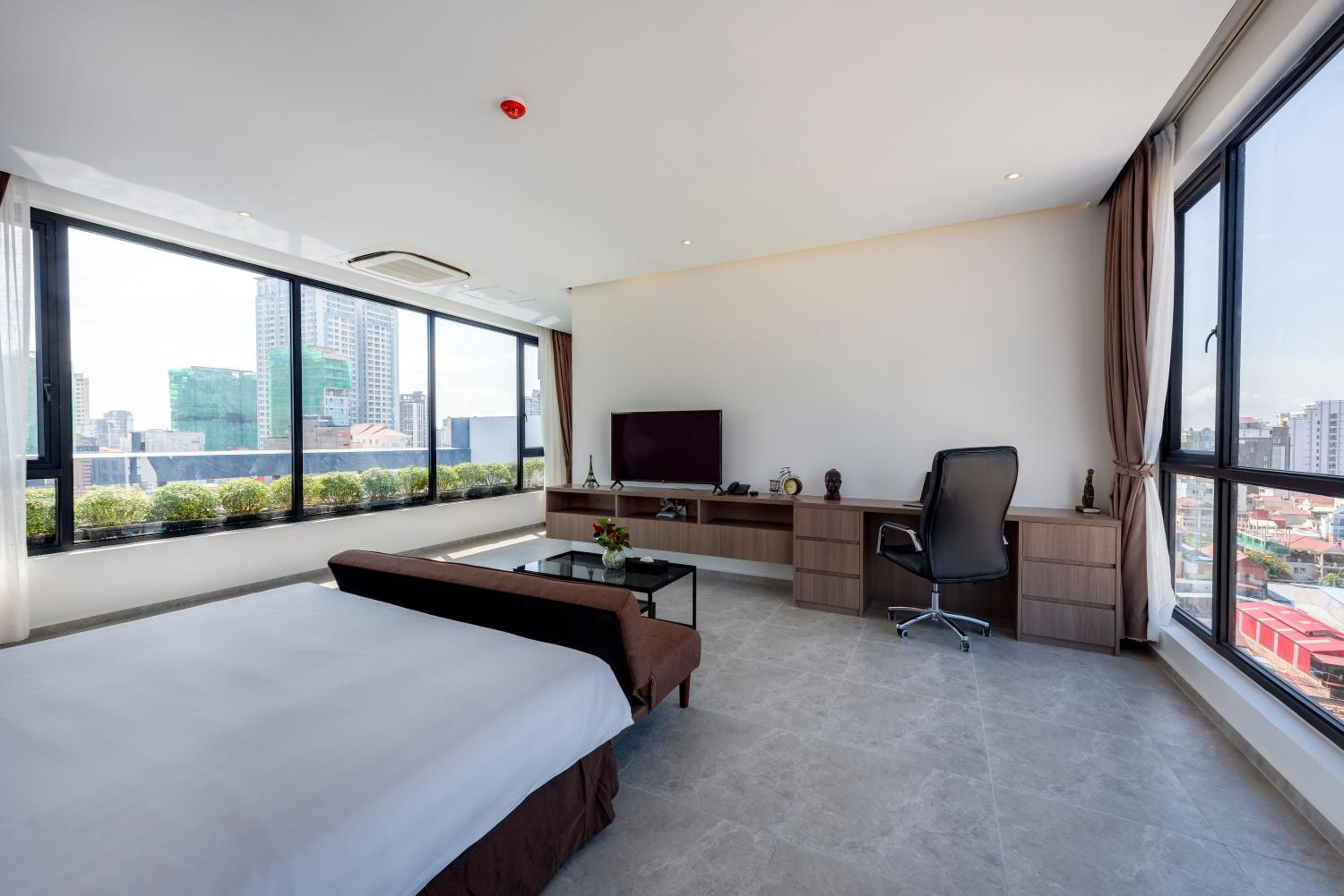 Penthouse Suite photo 3