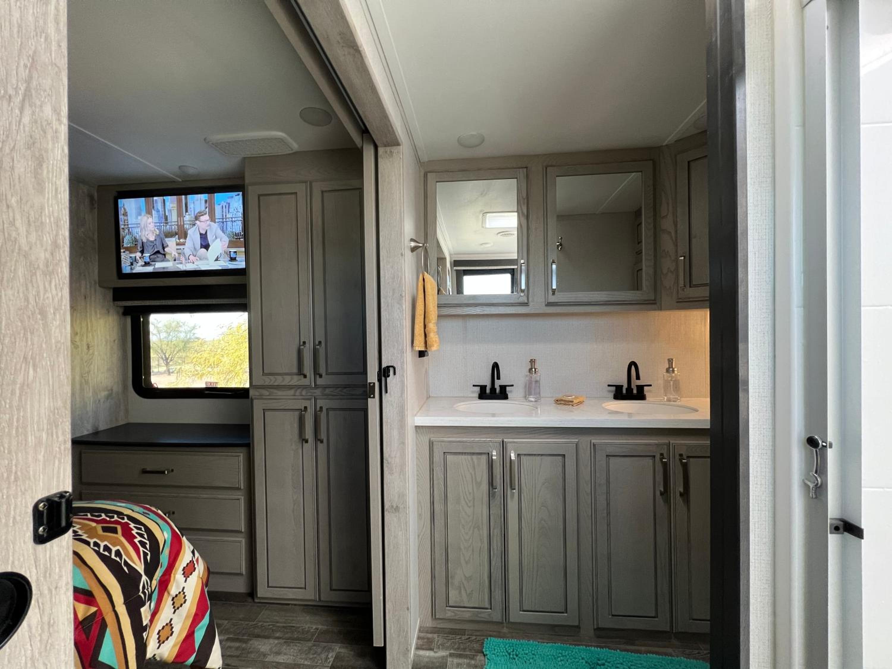 Mobile Home photo 1