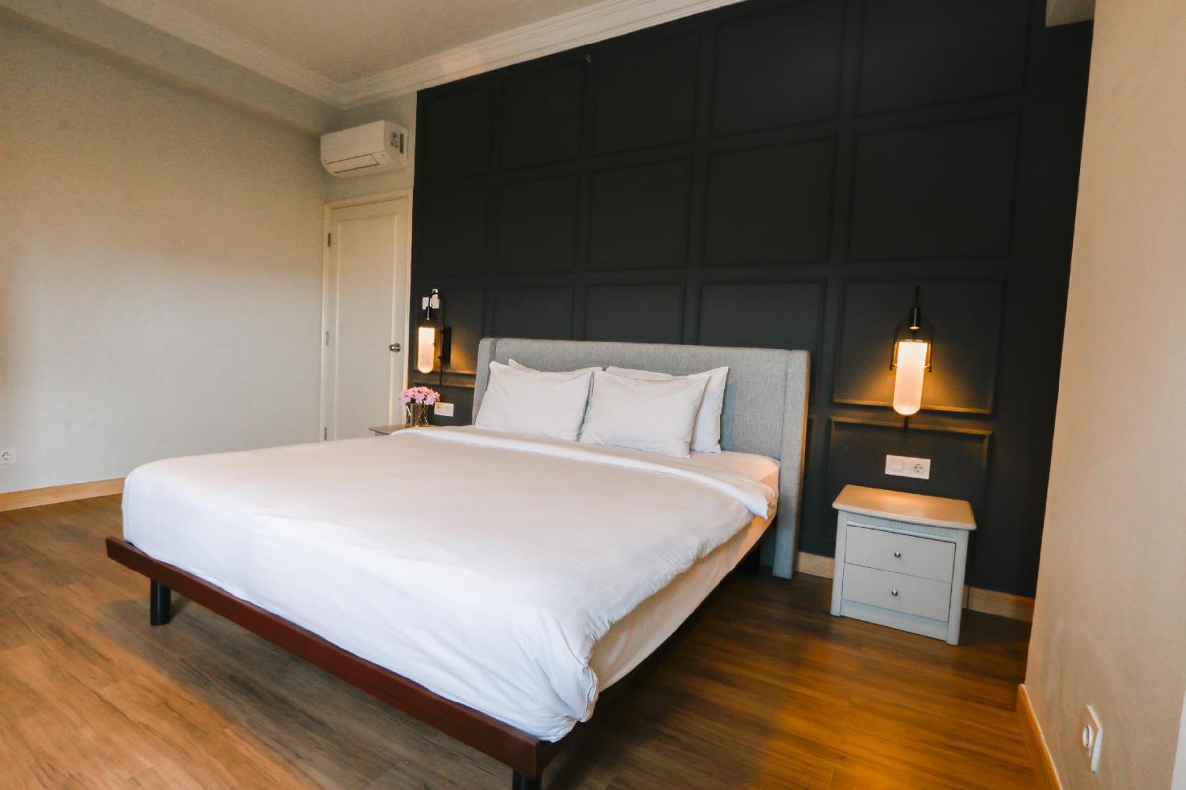 Three-Bedroom Apartment - Photo 15
