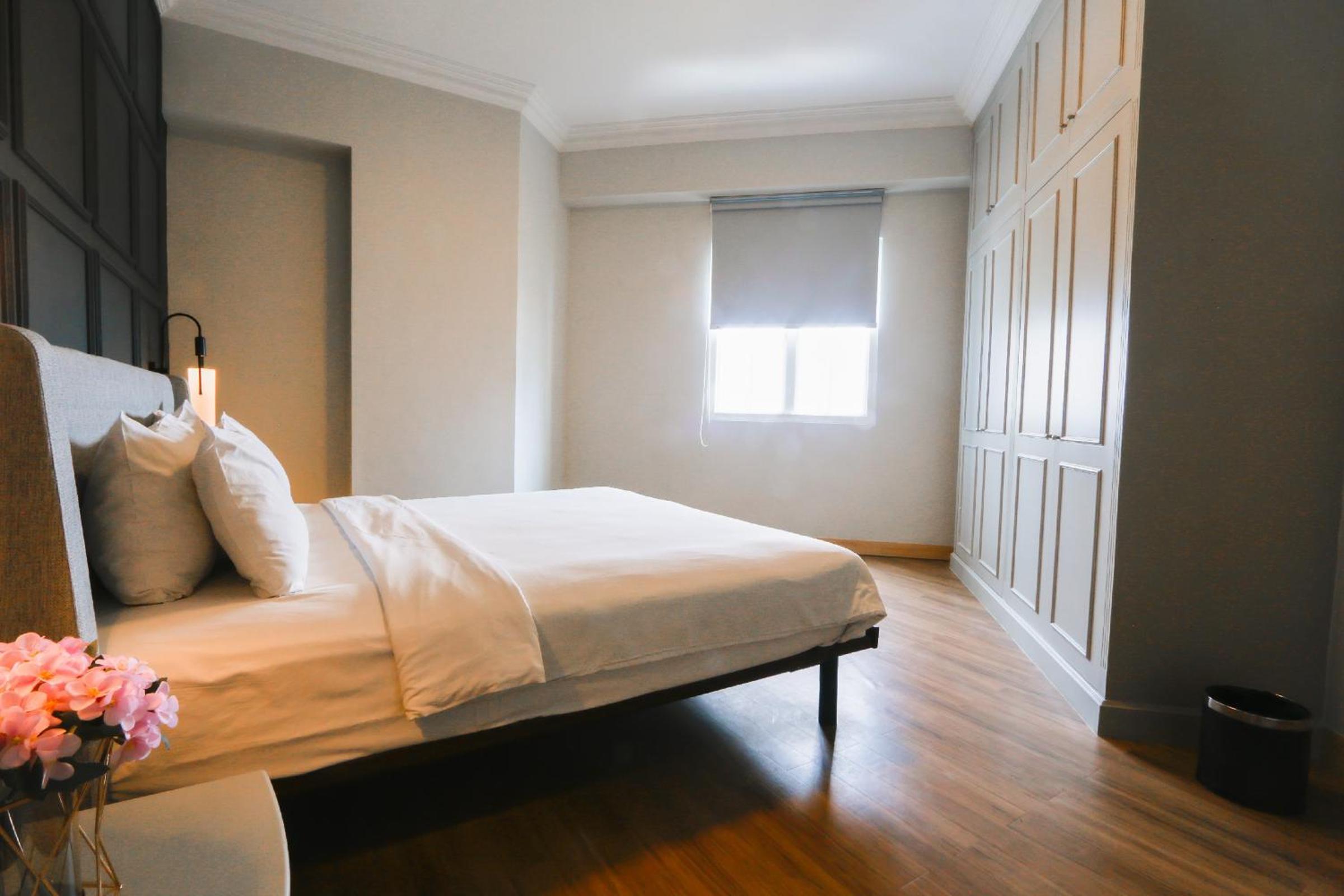 Three-Bedroom Apartment - Photo 9