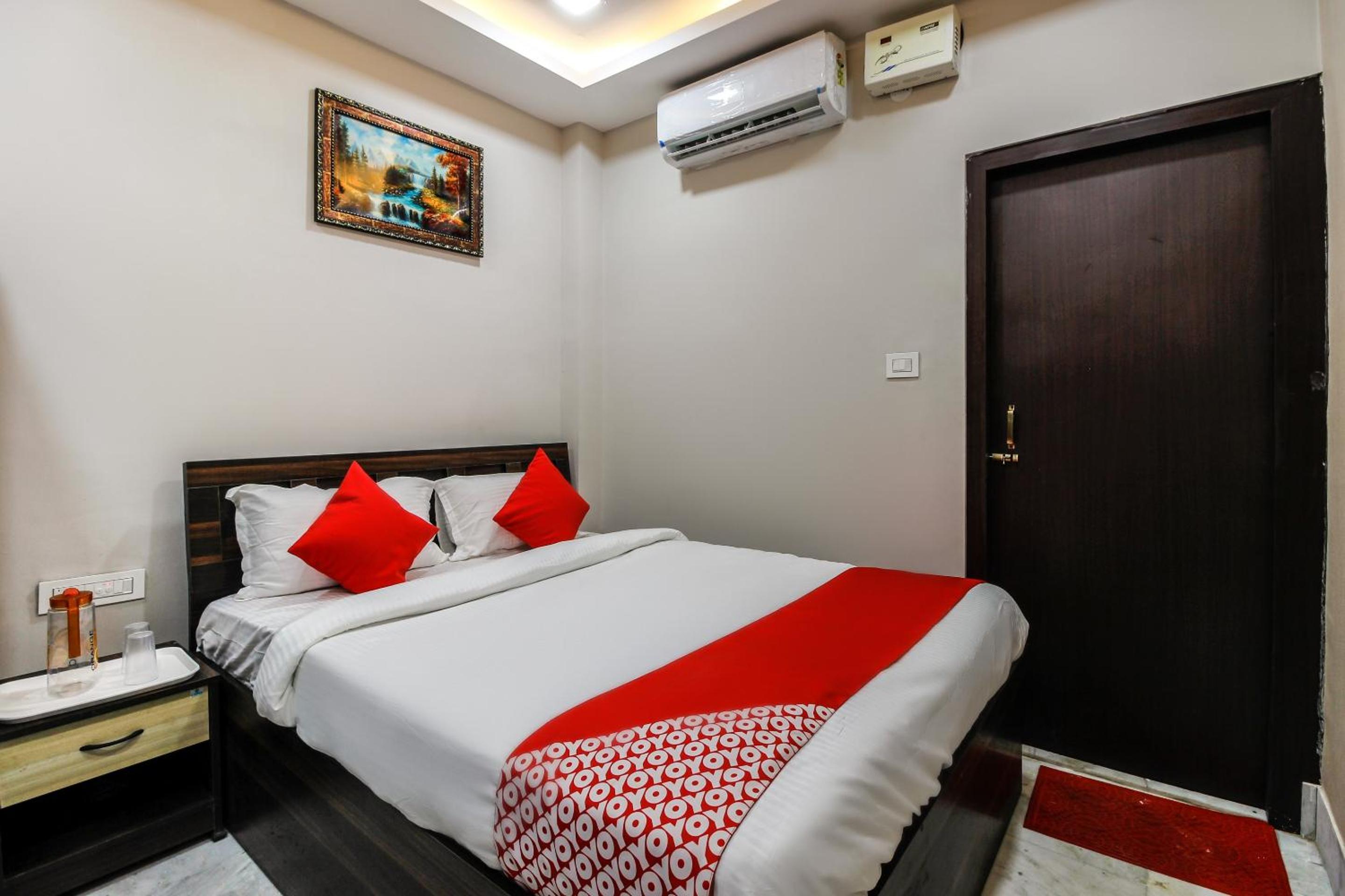 Standard Double Room - Photo 9