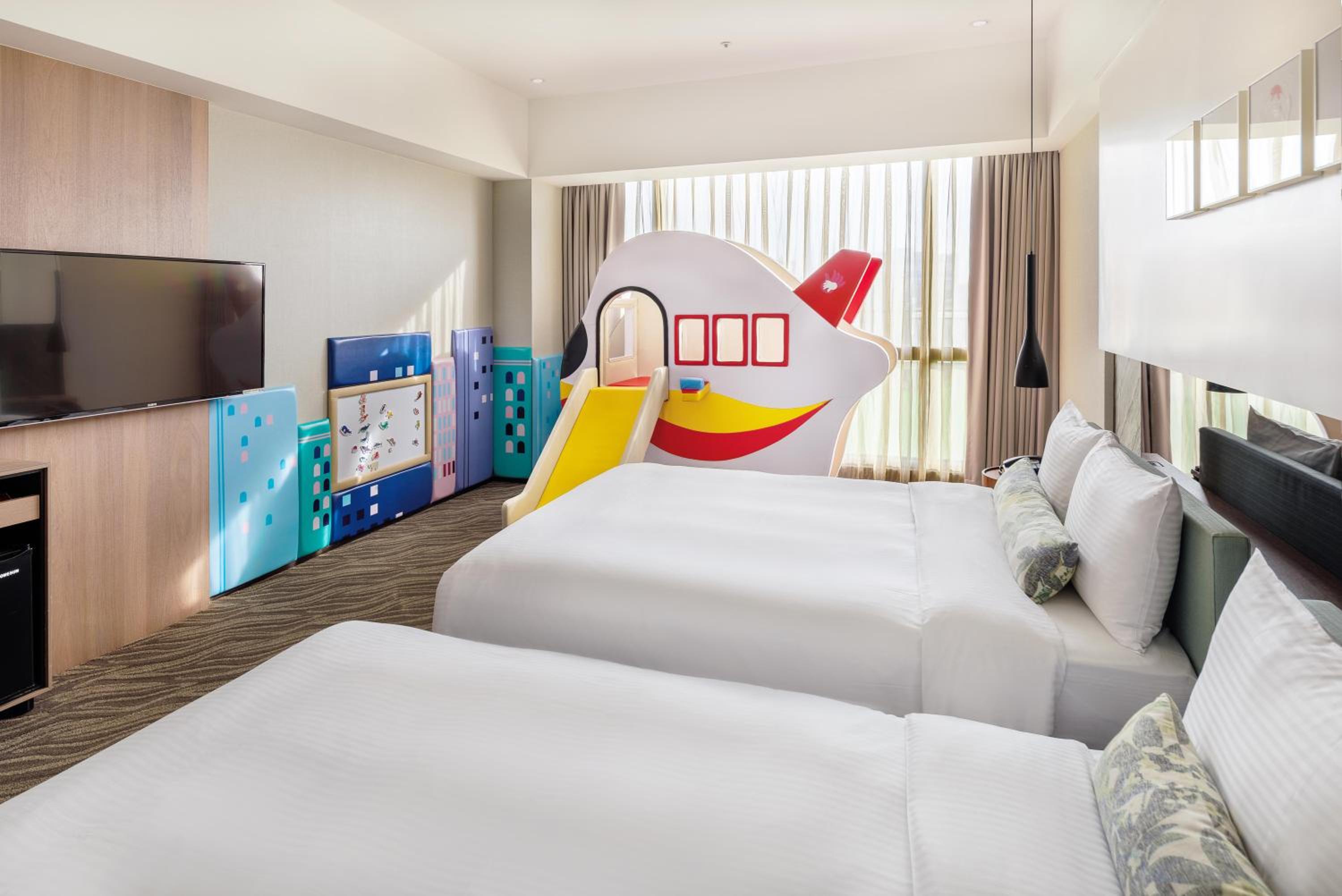 Superior Kid-Friendly Family Room